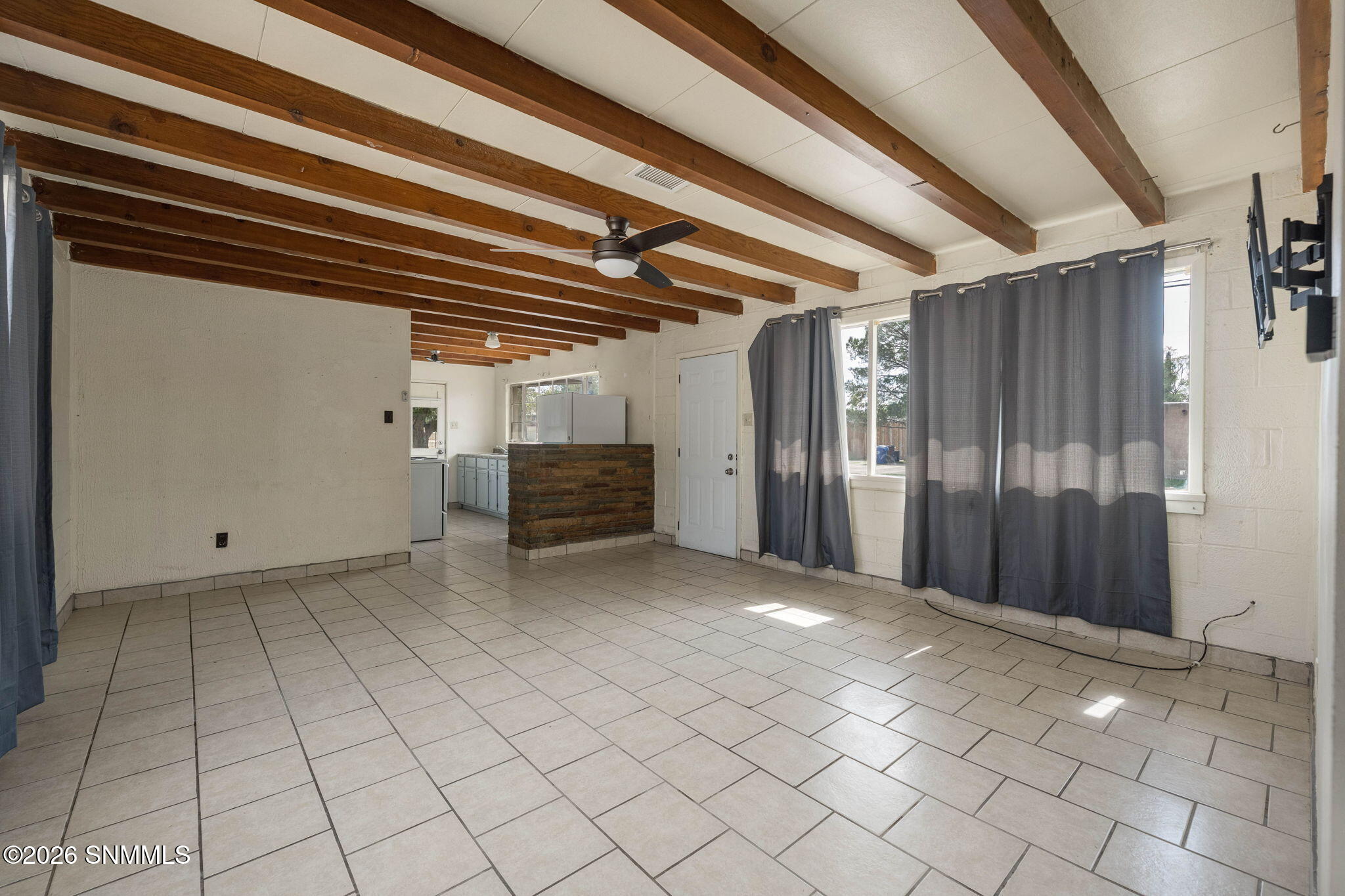 1517 E Boutz Road Property Photo 9