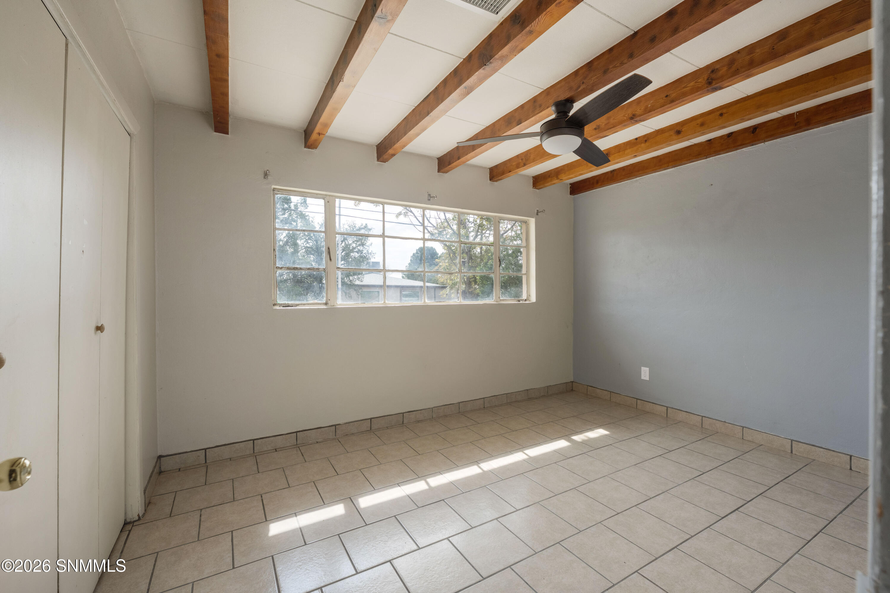 1517 E Boutz Road Property Photo 11