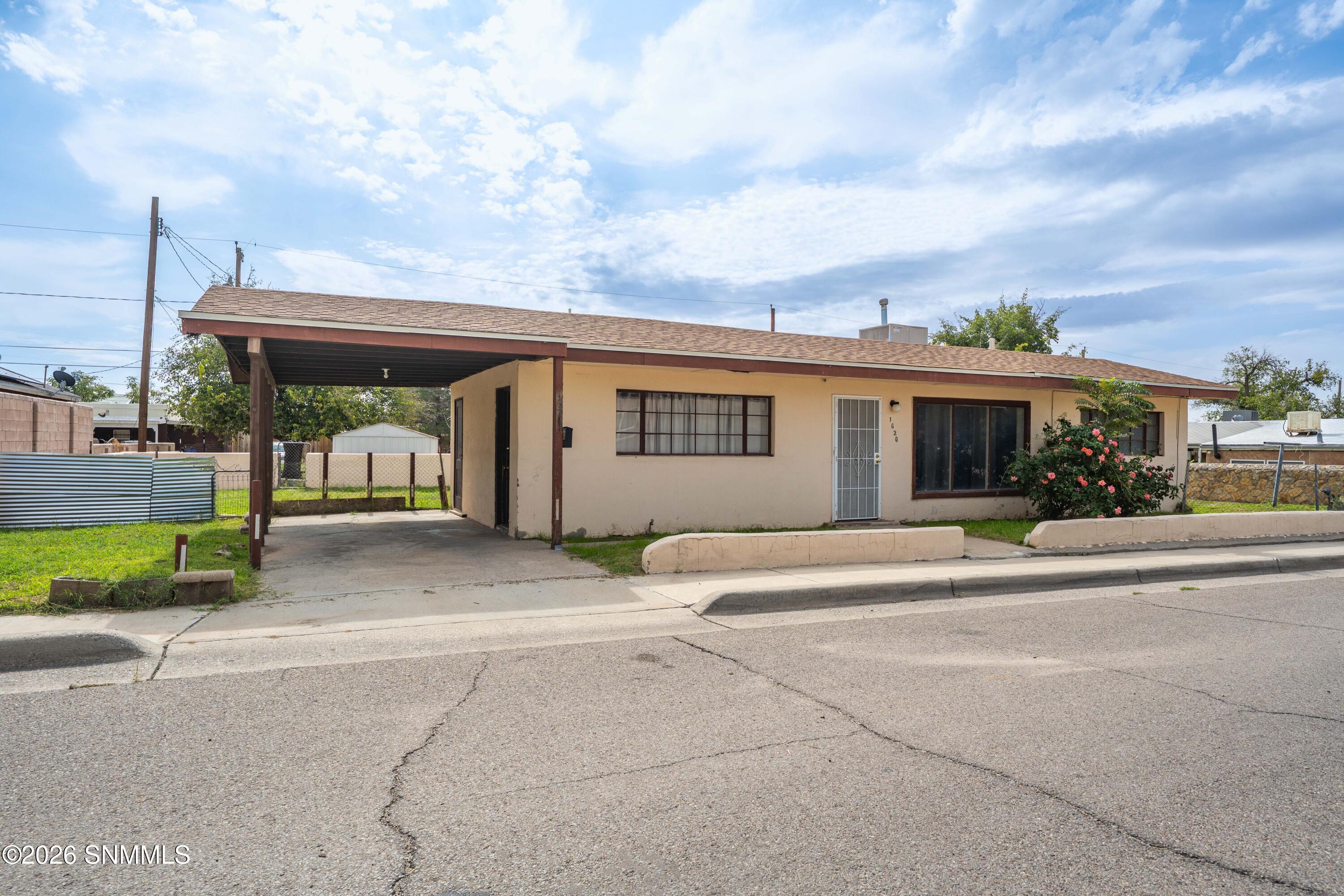 1517 E Boutz Road Property Photo 18