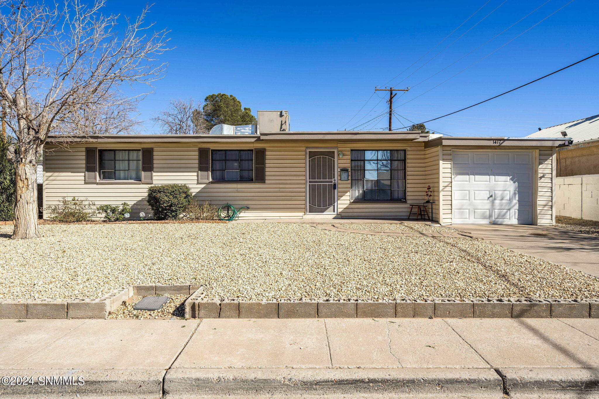1417 Thomas Drive Property Photo 1