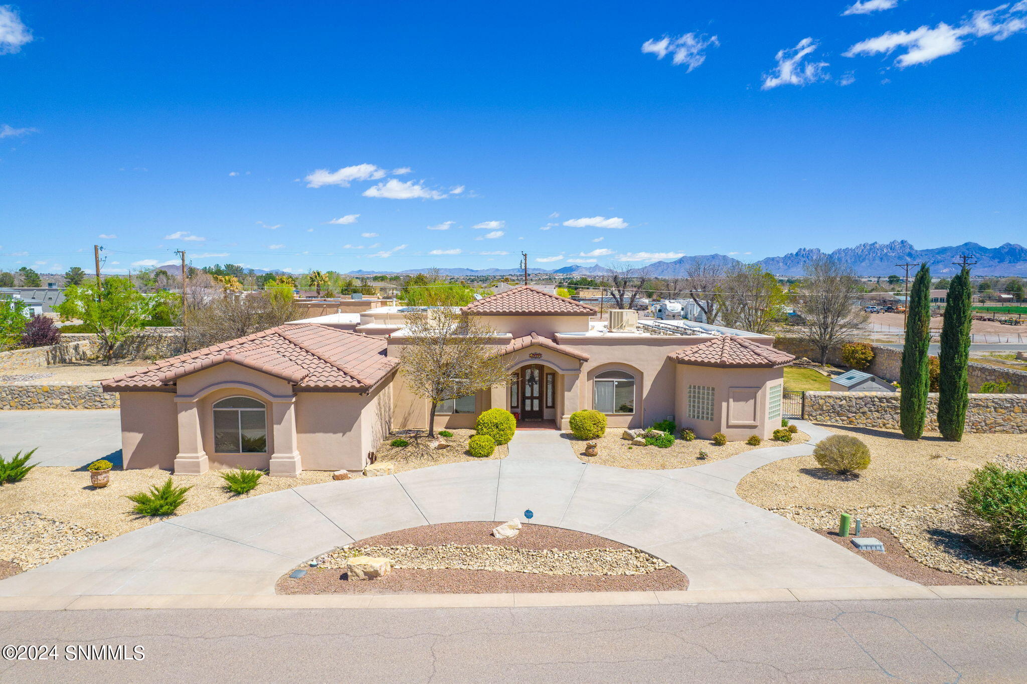 2604 Calle Porton Property Photo 1