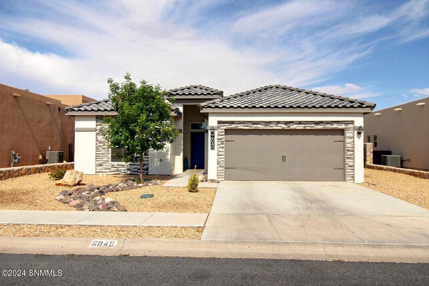 6040 Arosa Street Property Photo