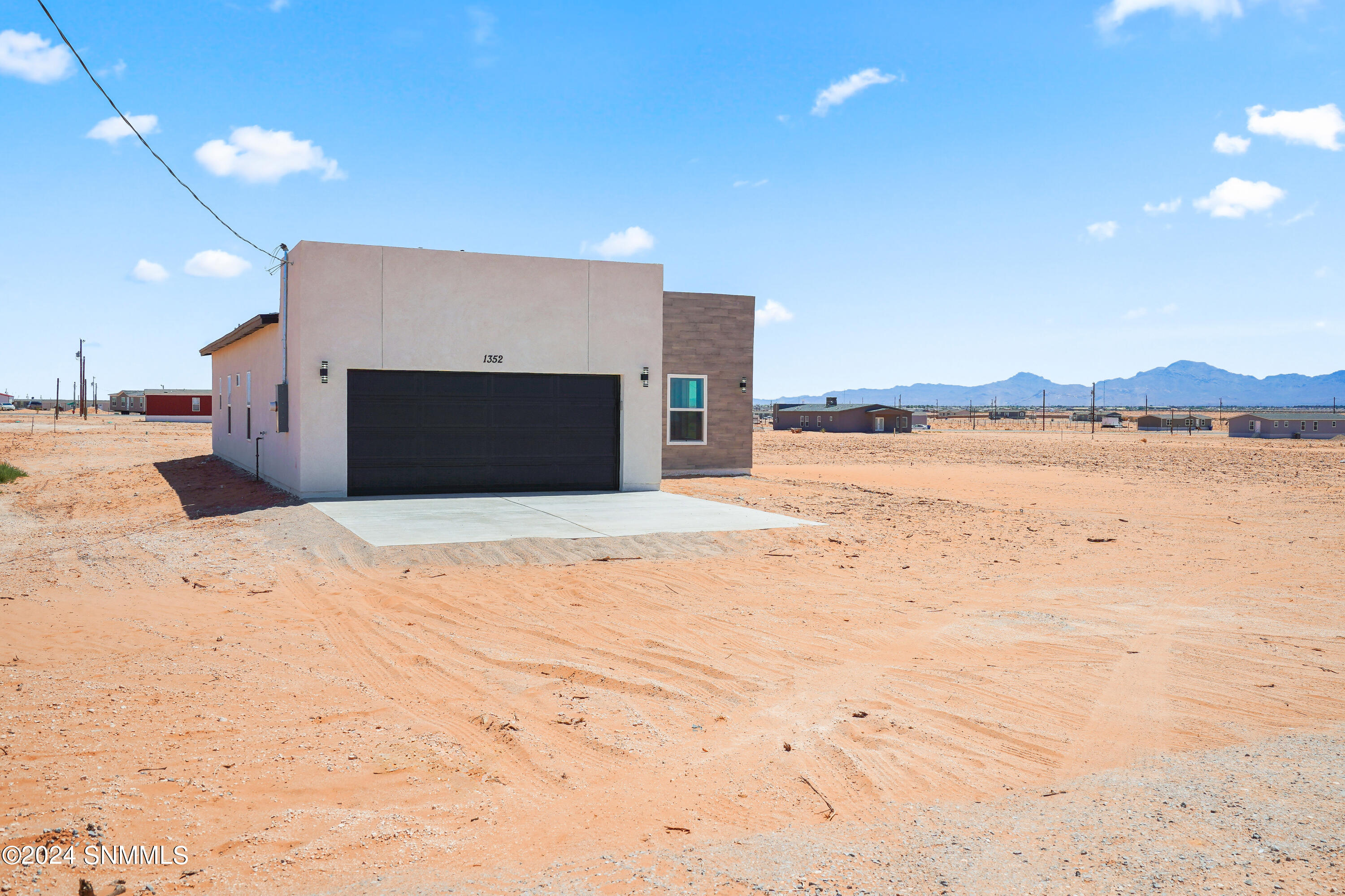 1328 Syrian Desert Property Photo 4