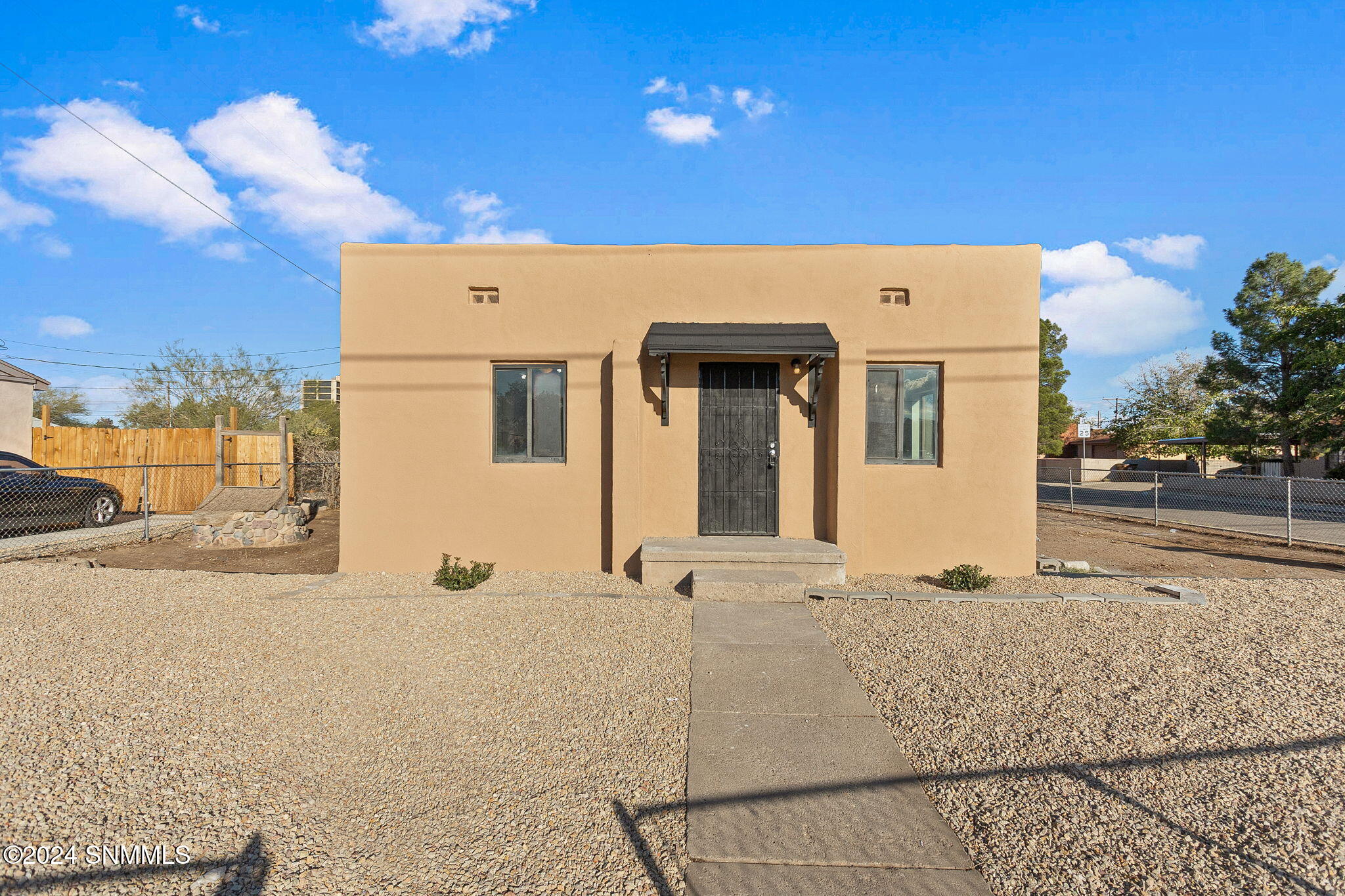 697 S Melendres Street Property Photo