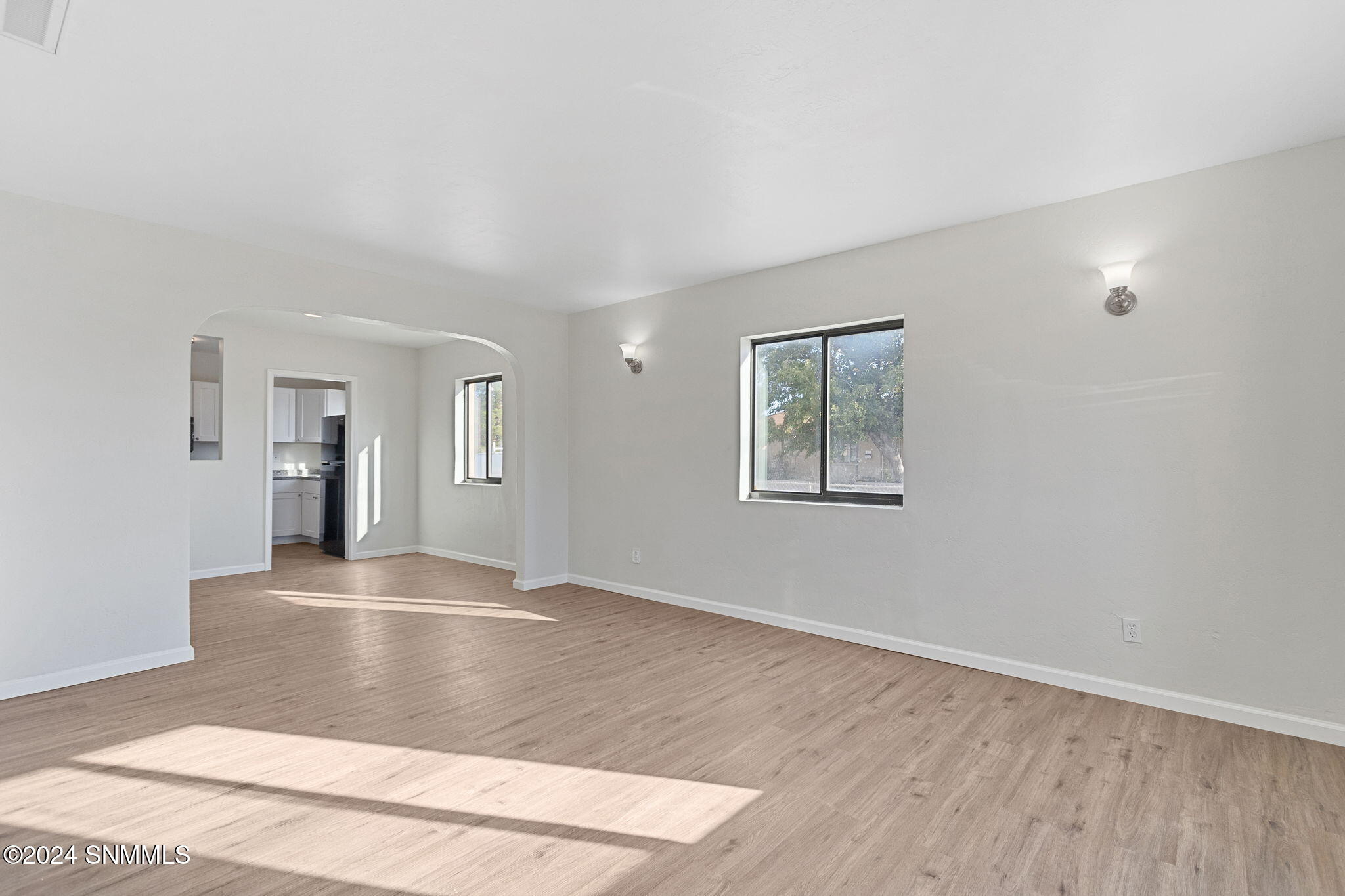697 S Melendres Street Property Photo 2