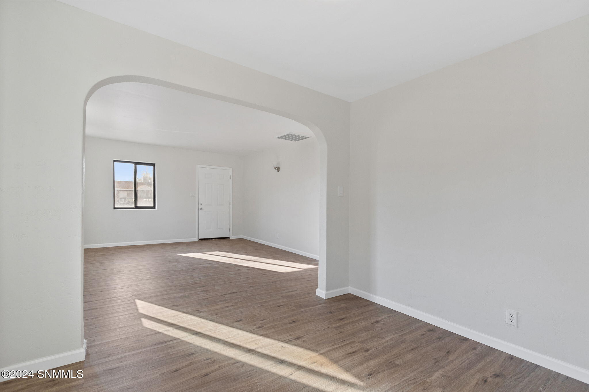 697 S Melendres Street Property Photo 6