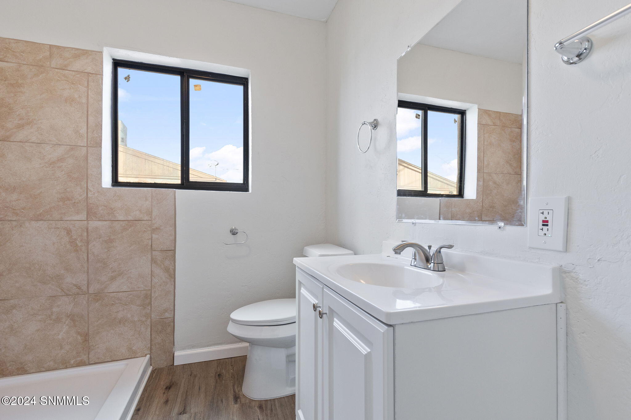 697 S Melendres Street Property Photo 15
