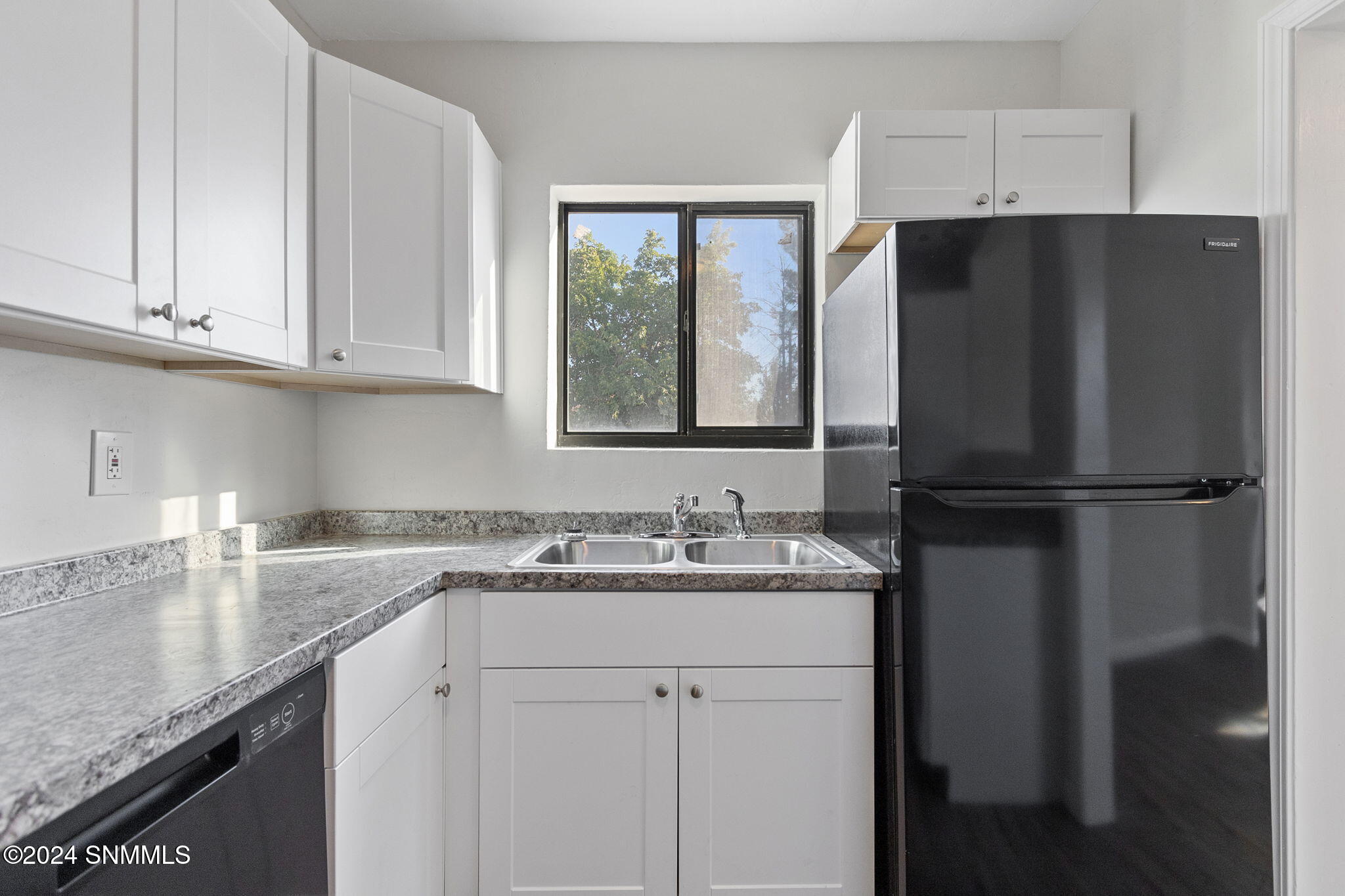 697 S Melendres Street Property Photo 20