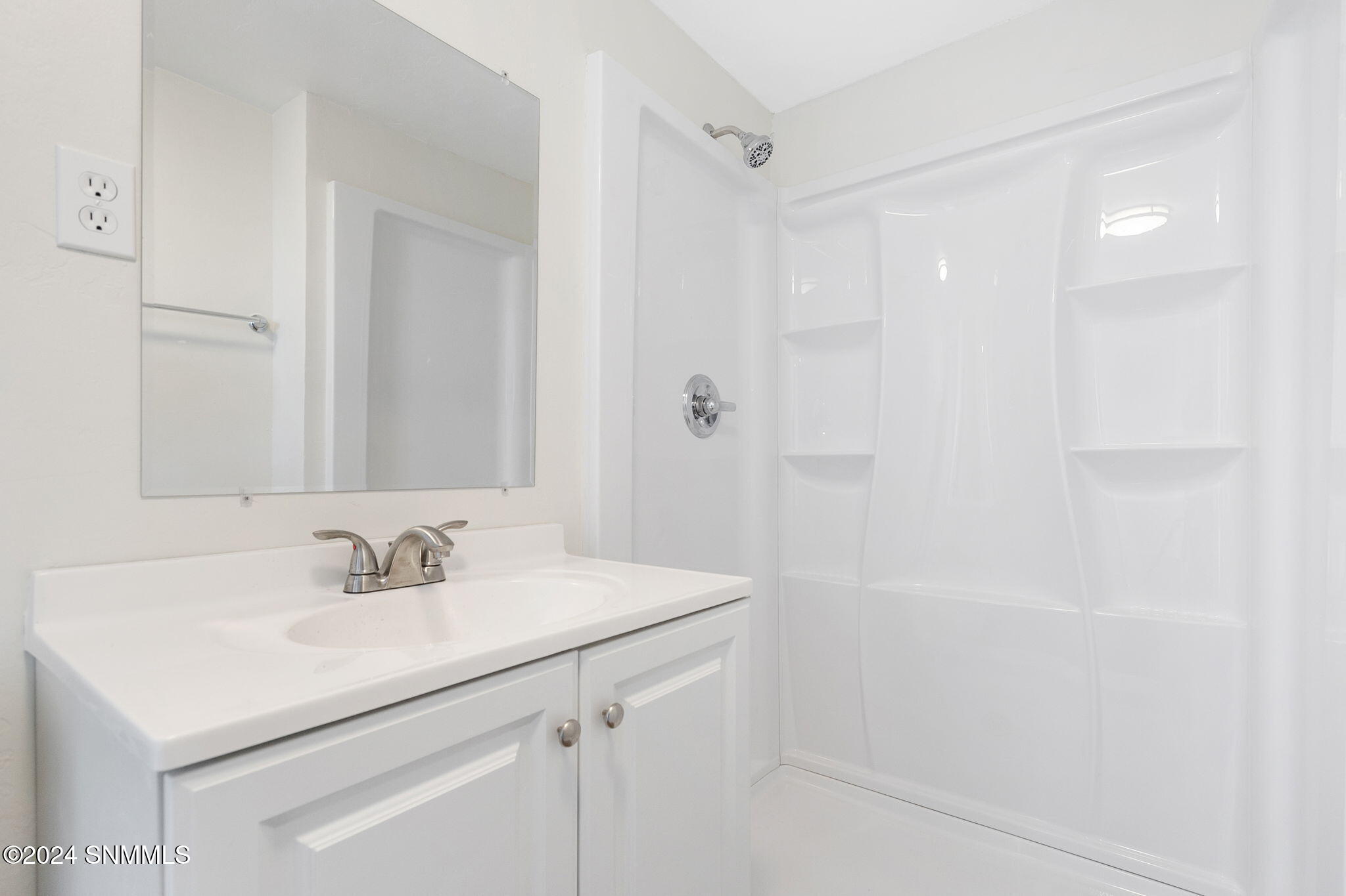 697 S Melendres Street Property Photo 28