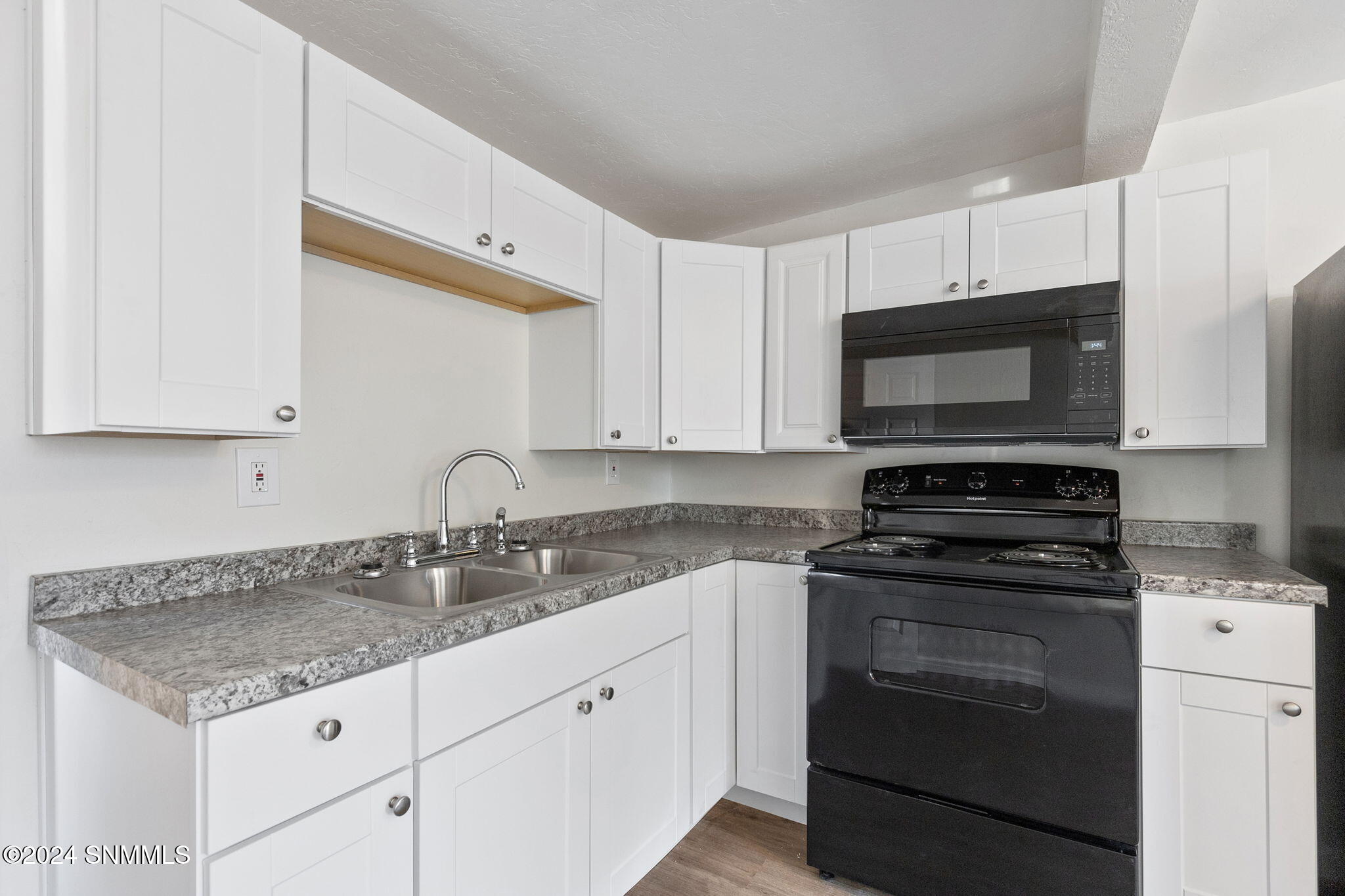 697 S Melendres Street Property Photo 35