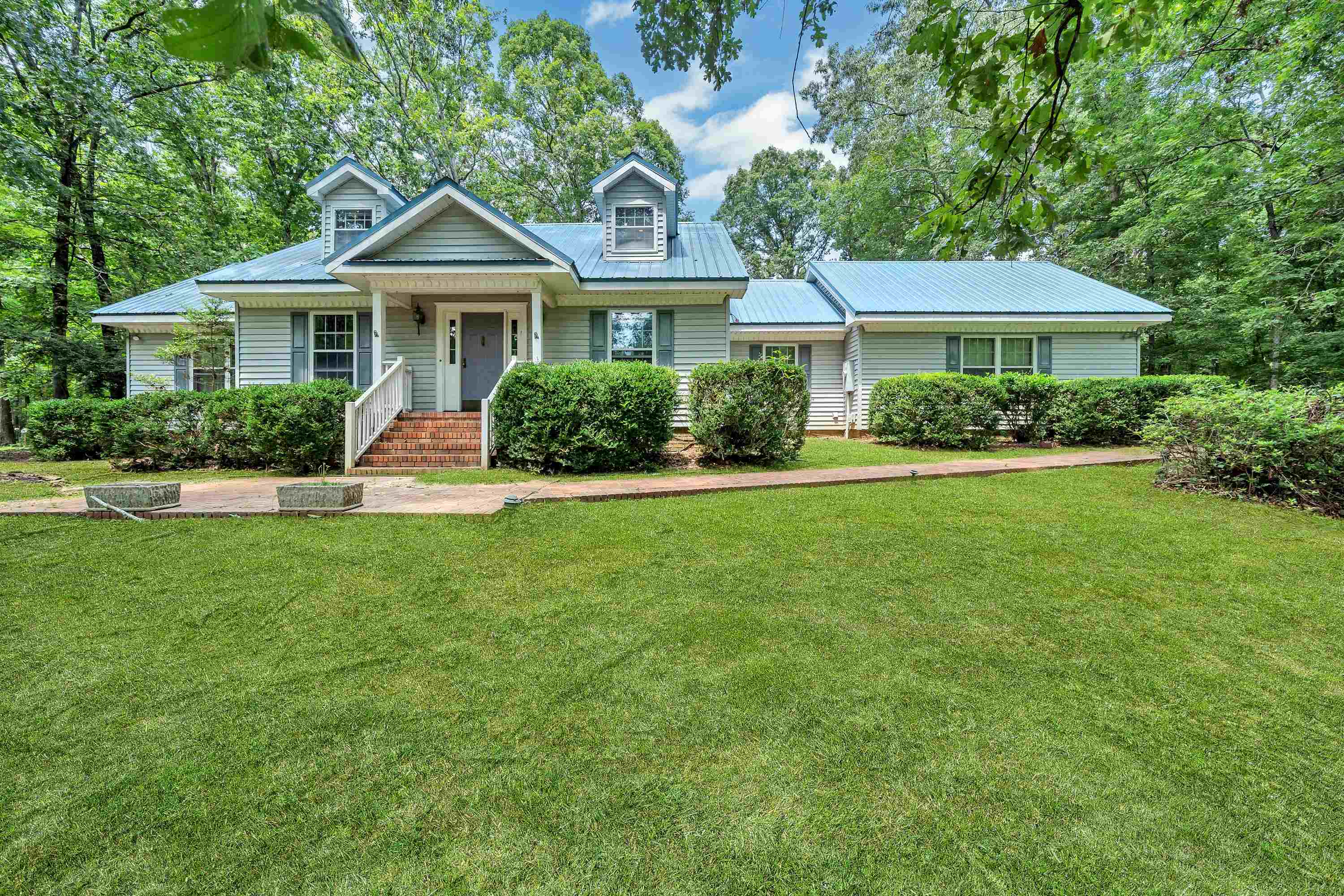 1300 Country Club Drive Property Photo 1