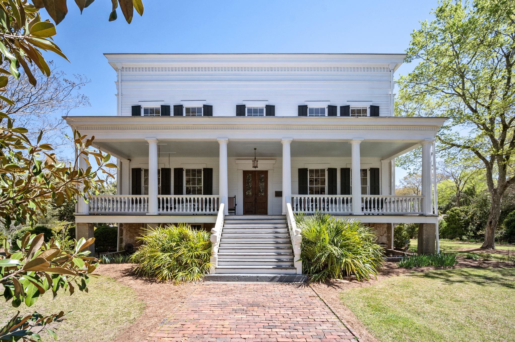 15 Elm Street Property Photo