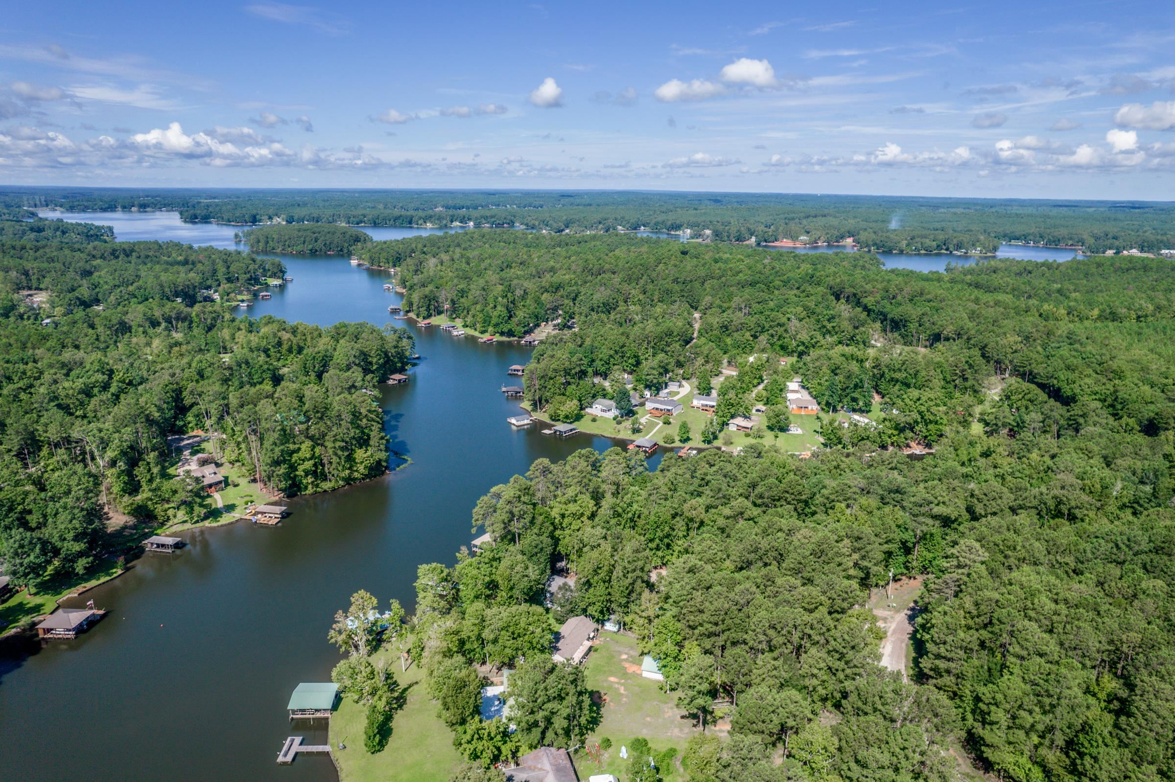 944 Lakeview Drive Property Photo