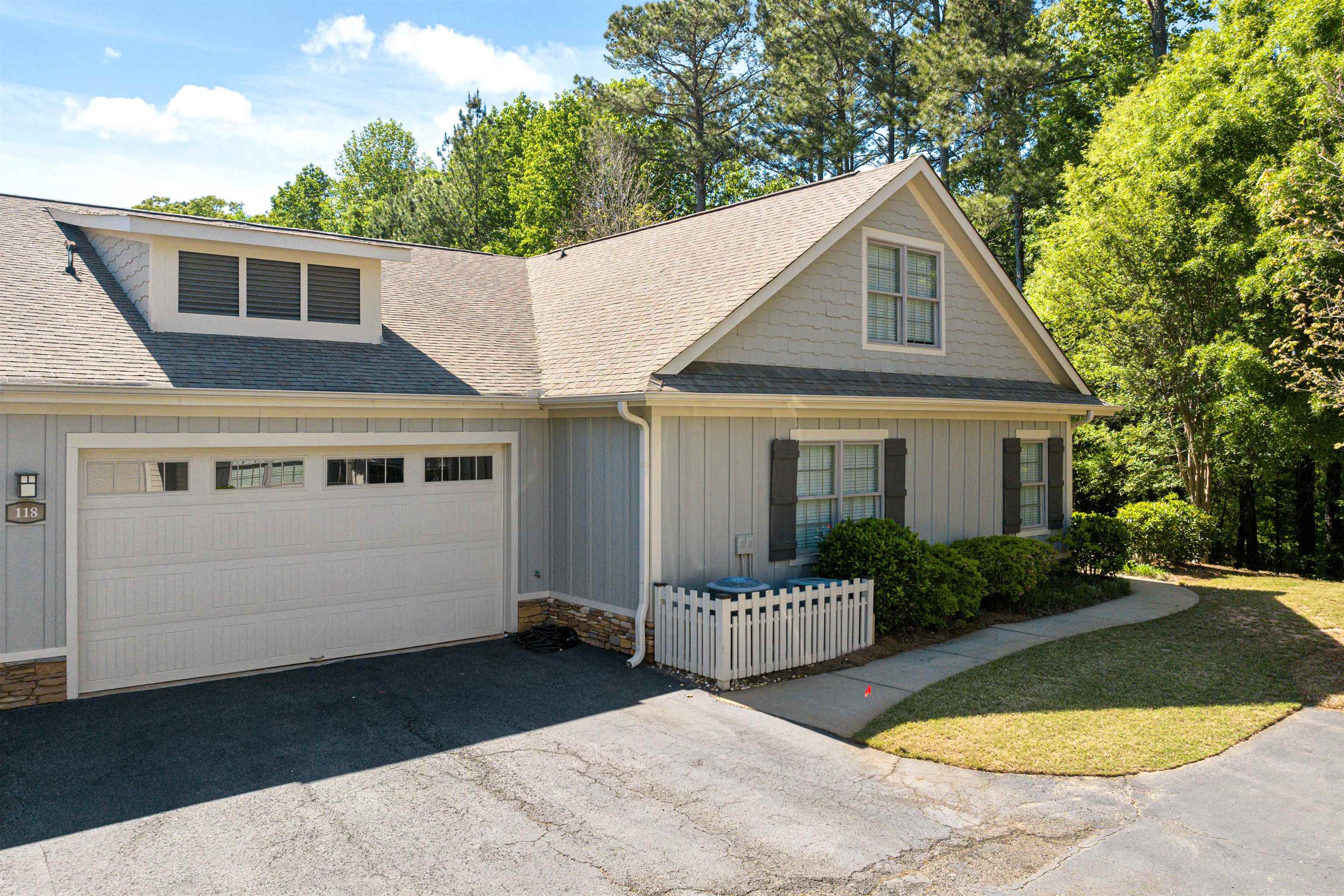 118 EDGEWOOD COURT Property Photo 1