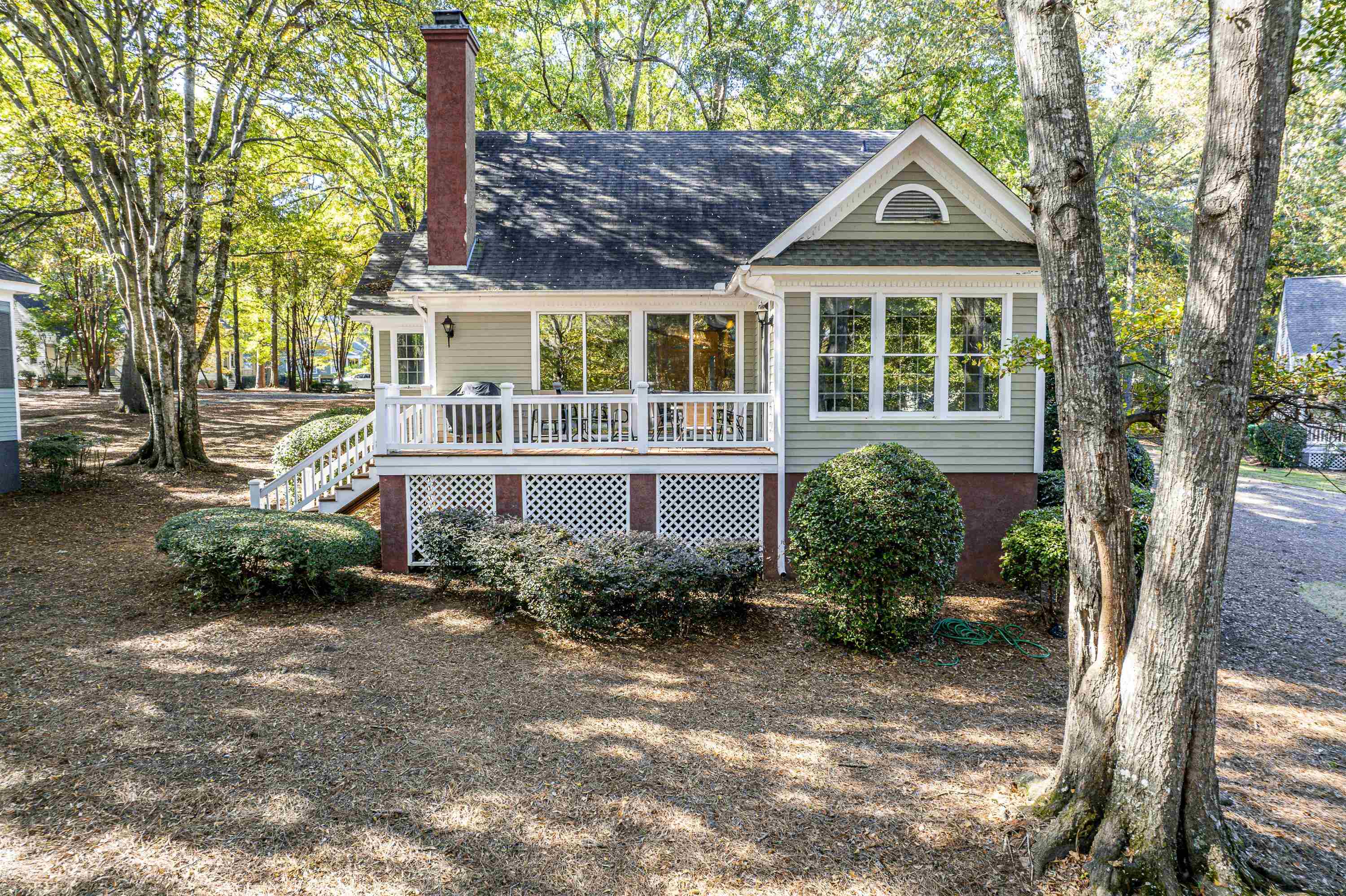 131 Oakton South Property Photo 3