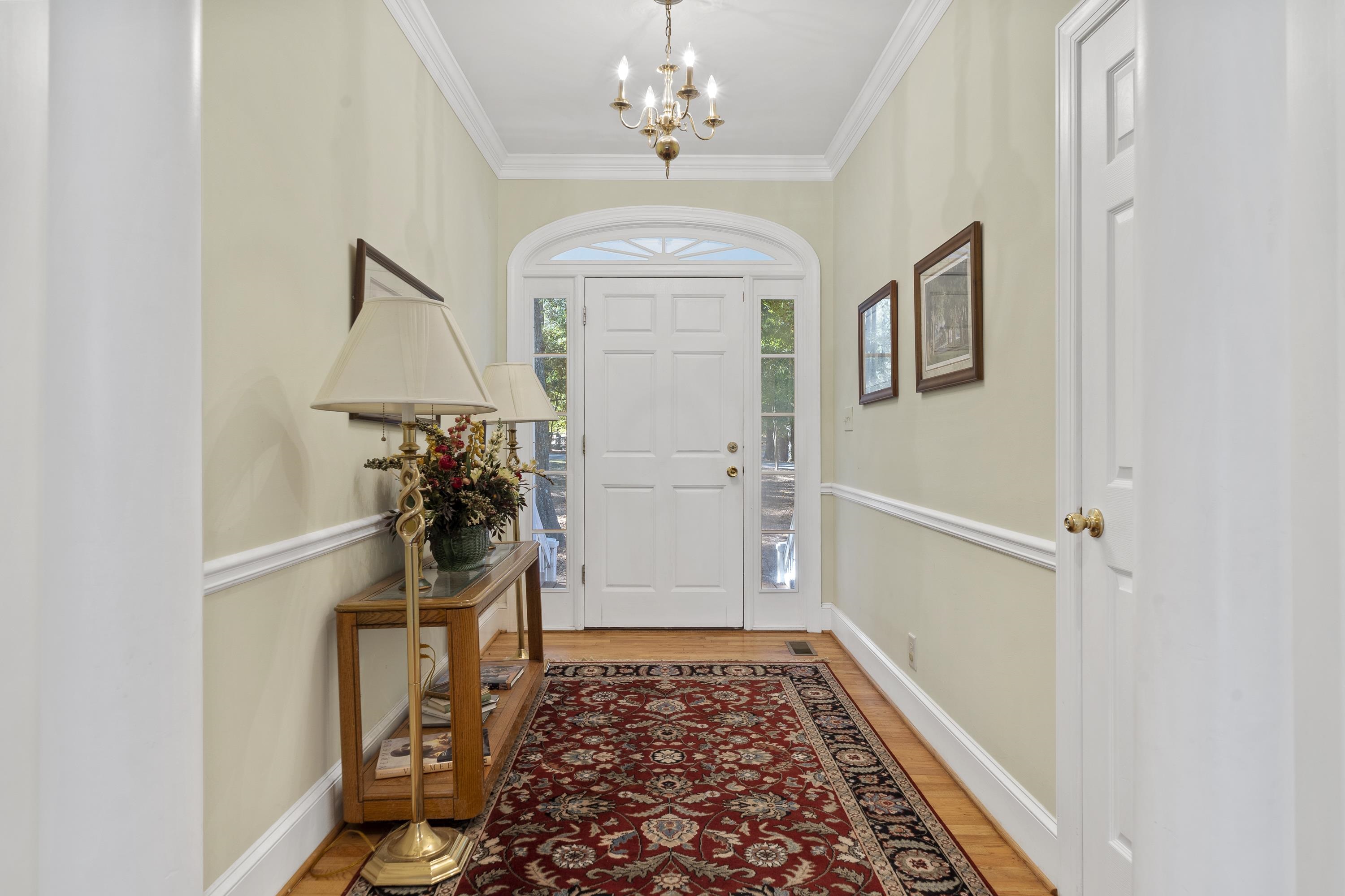 131 Oakton South Property Photo 7