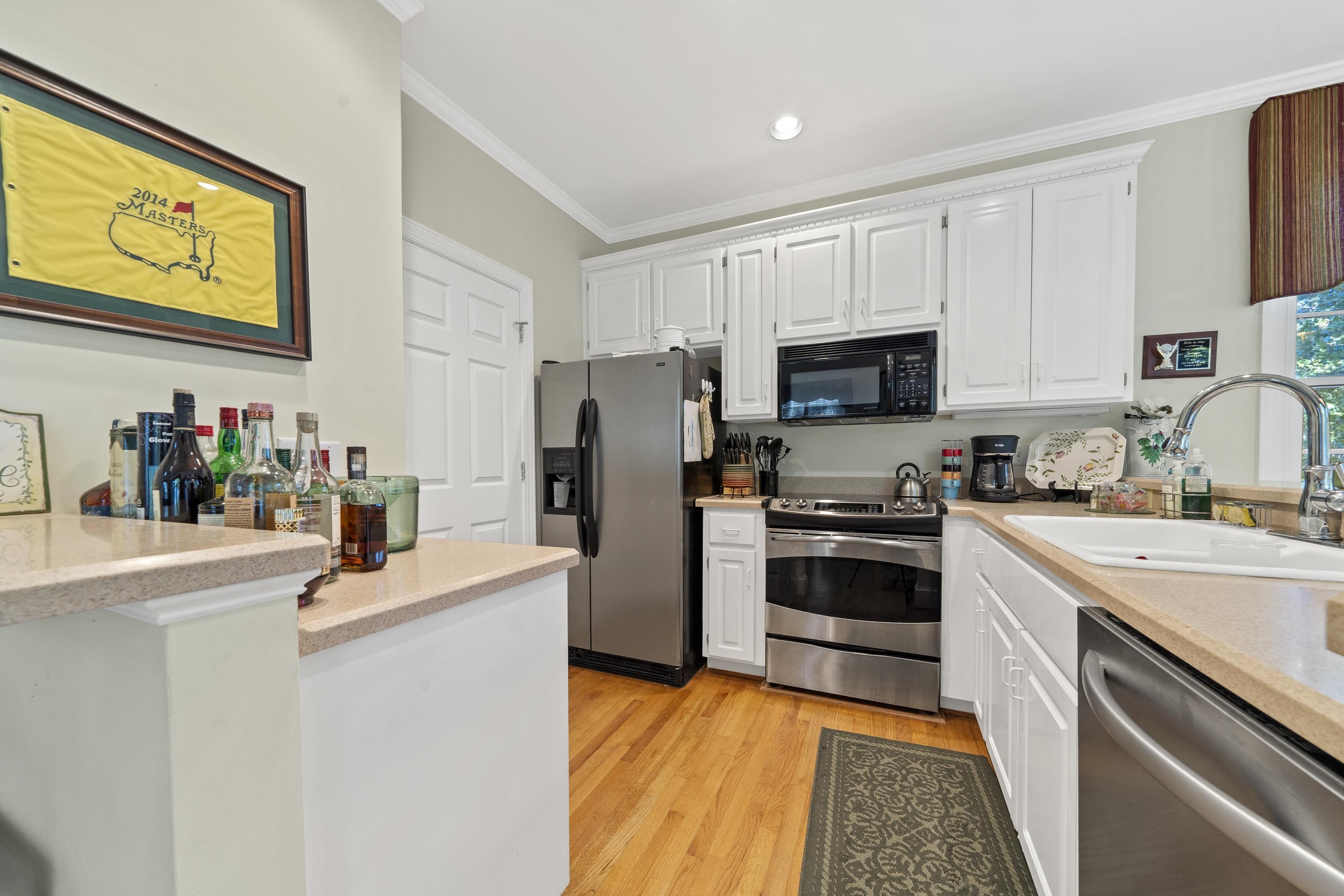 131 Oakton South Property Photo 14
