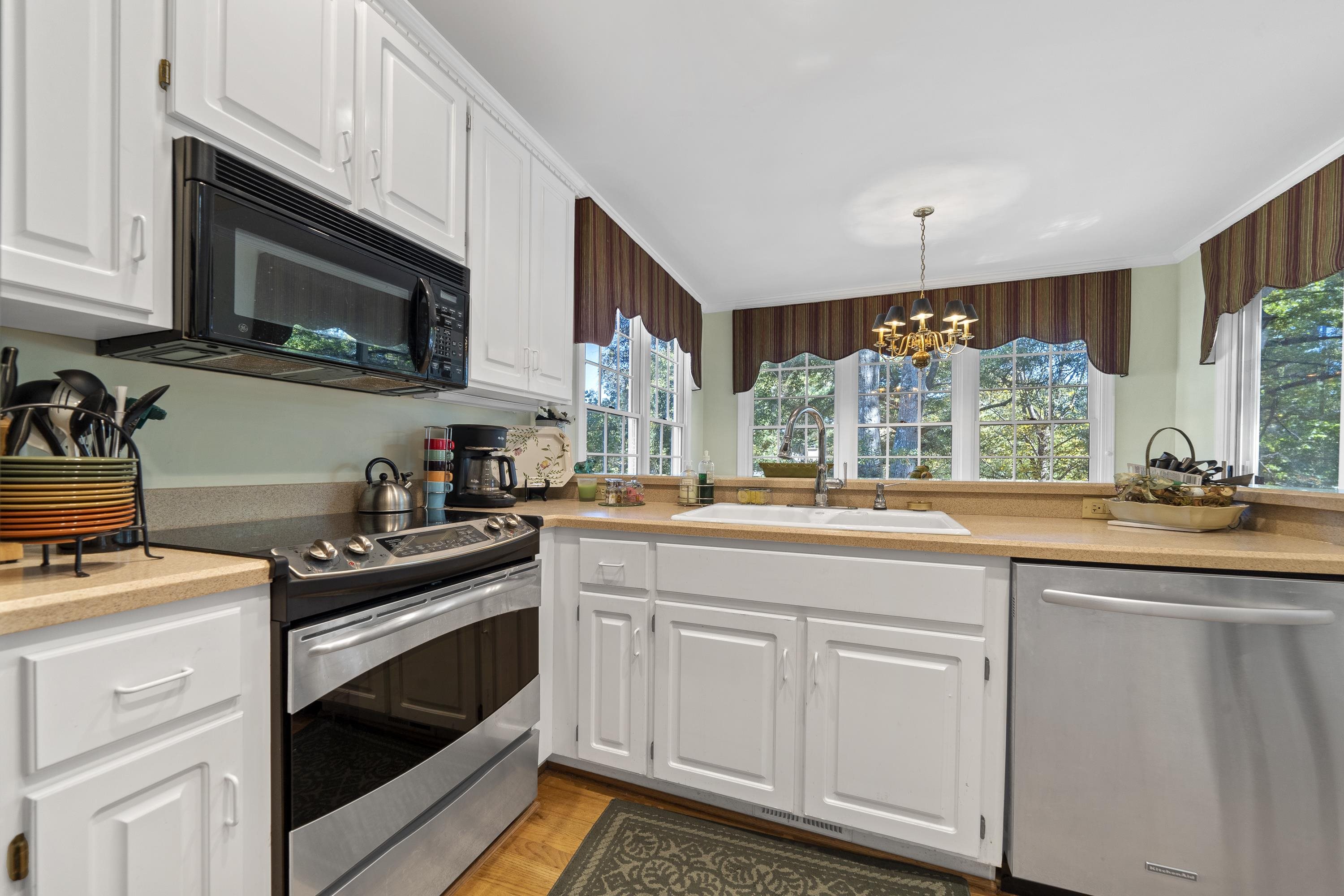 131 Oakton South Property Photo 17