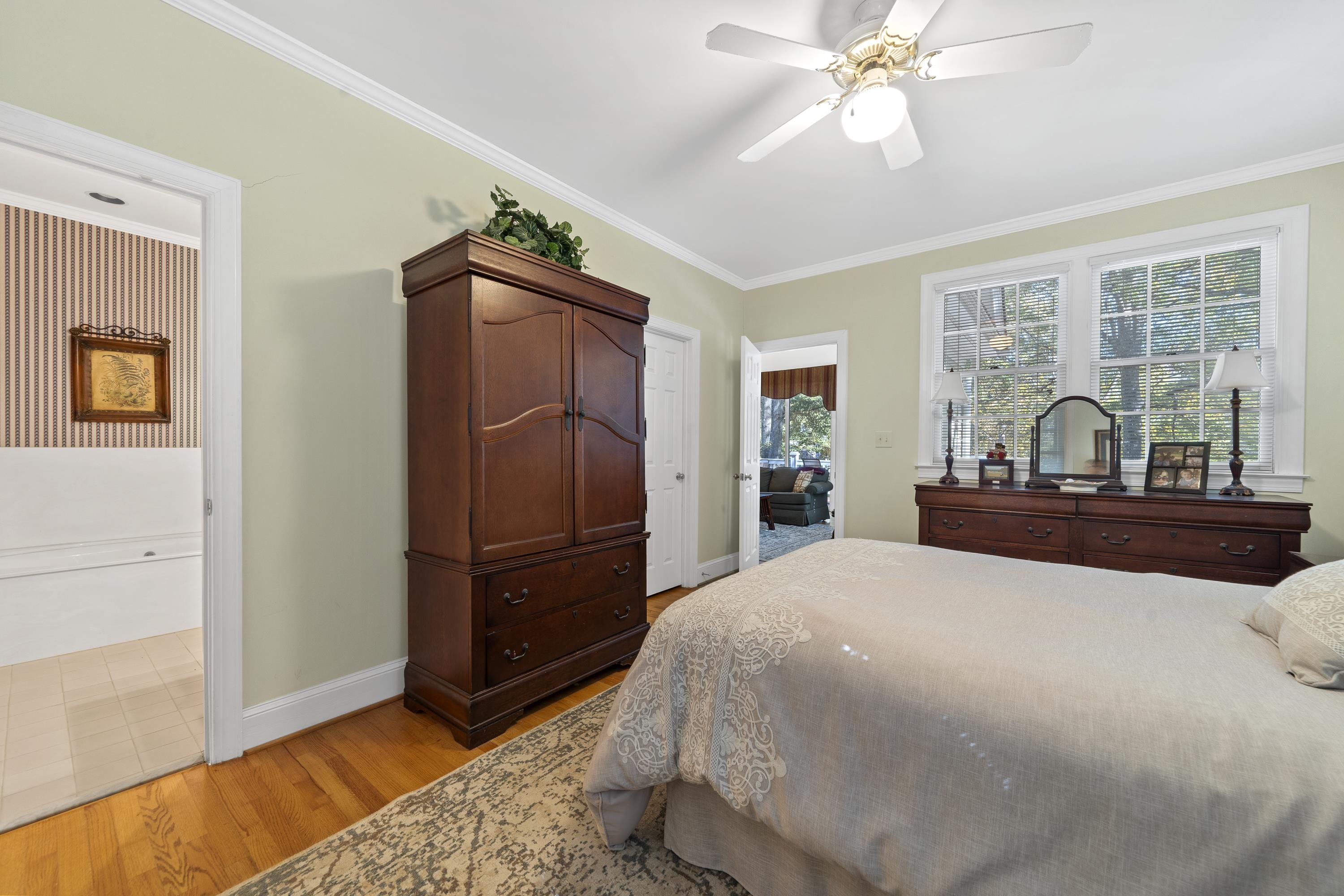 131 Oakton South Property Photo 25