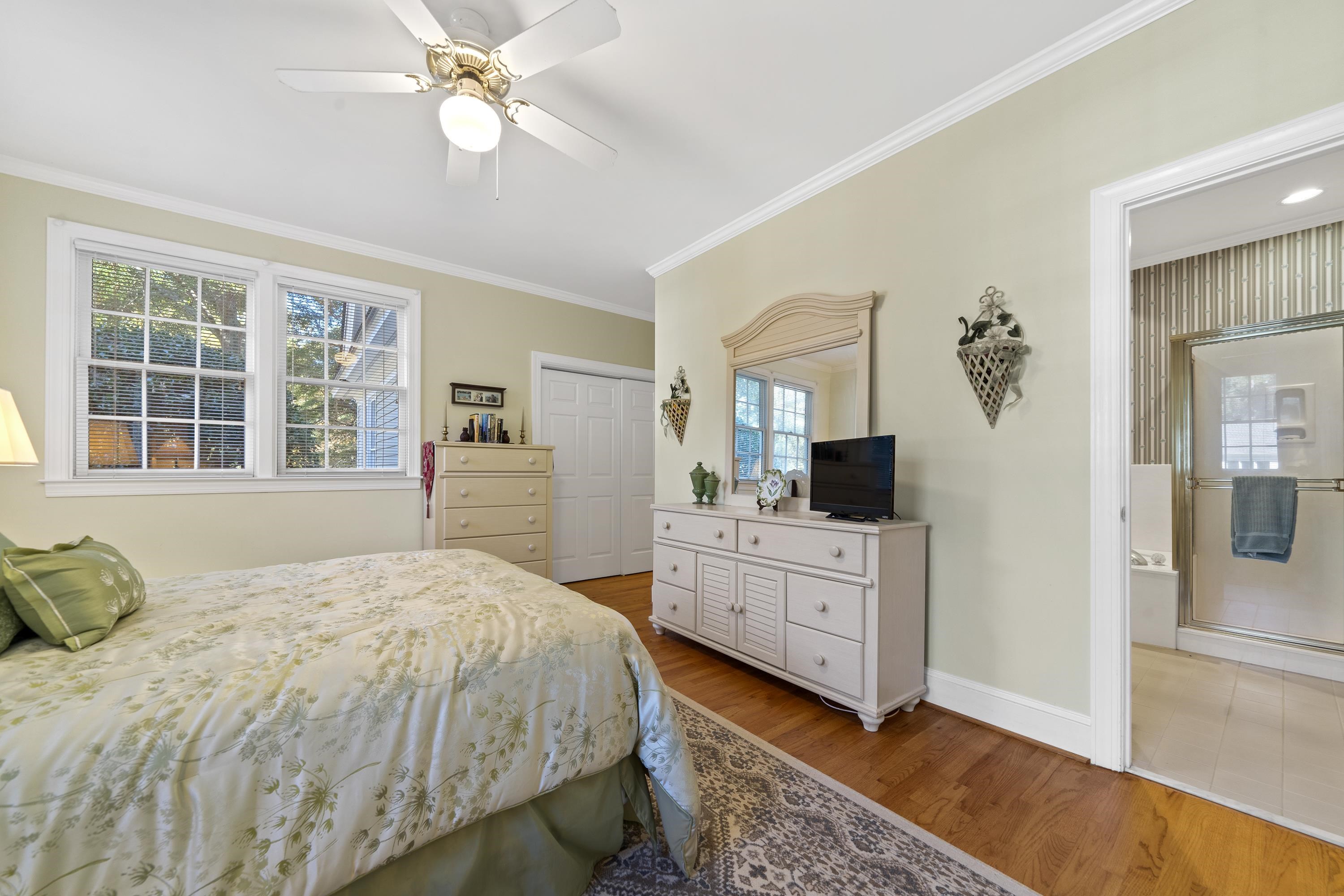 131 Oakton South Property Photo 29