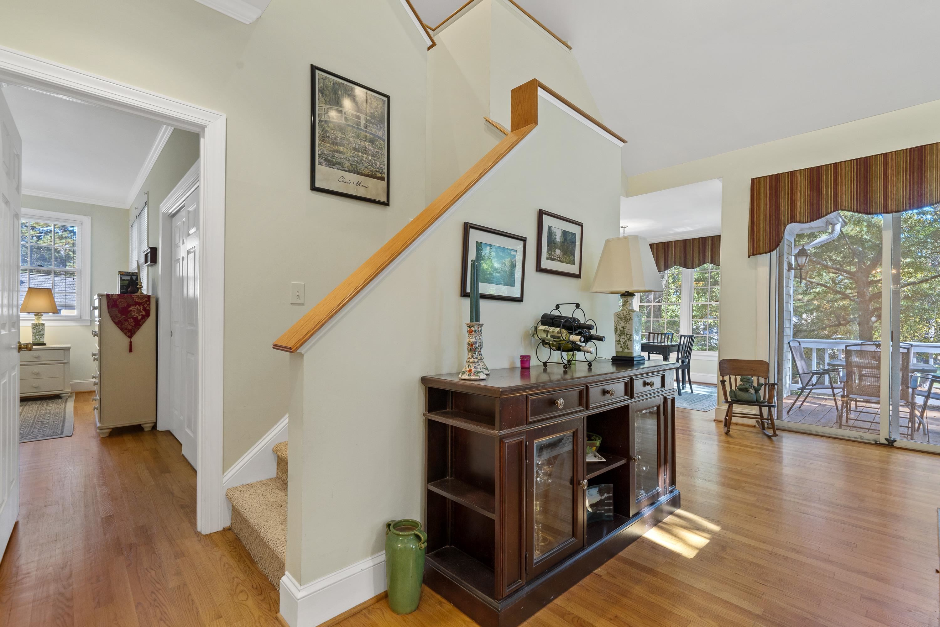 131 Oakton South Property Photo 33