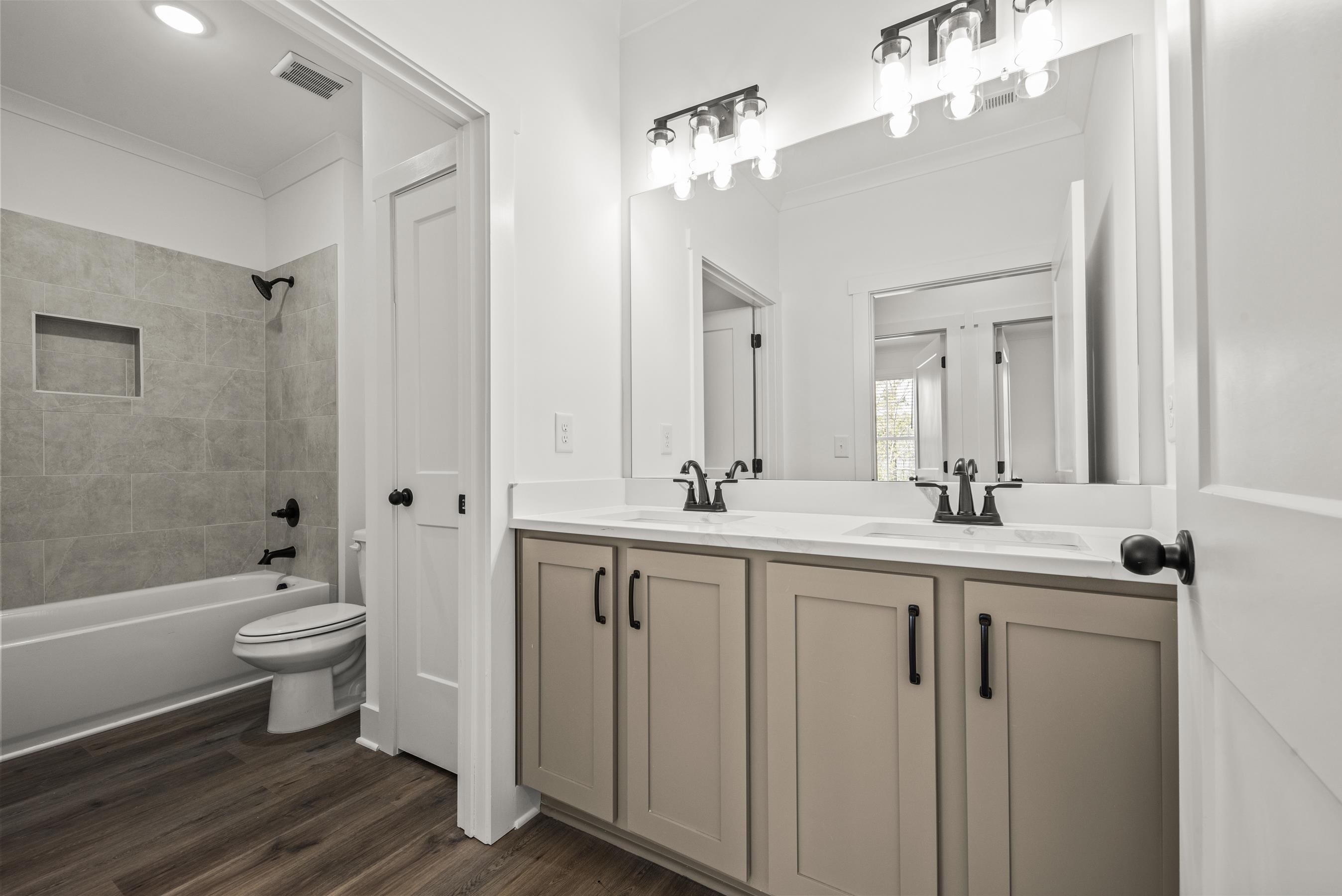 1070 Brassie Lane Property Photo 14