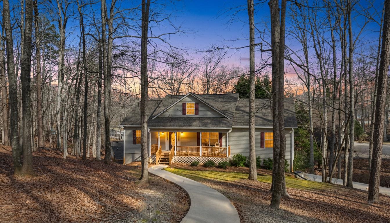 403 Long Shoals Drive Property Photo 1