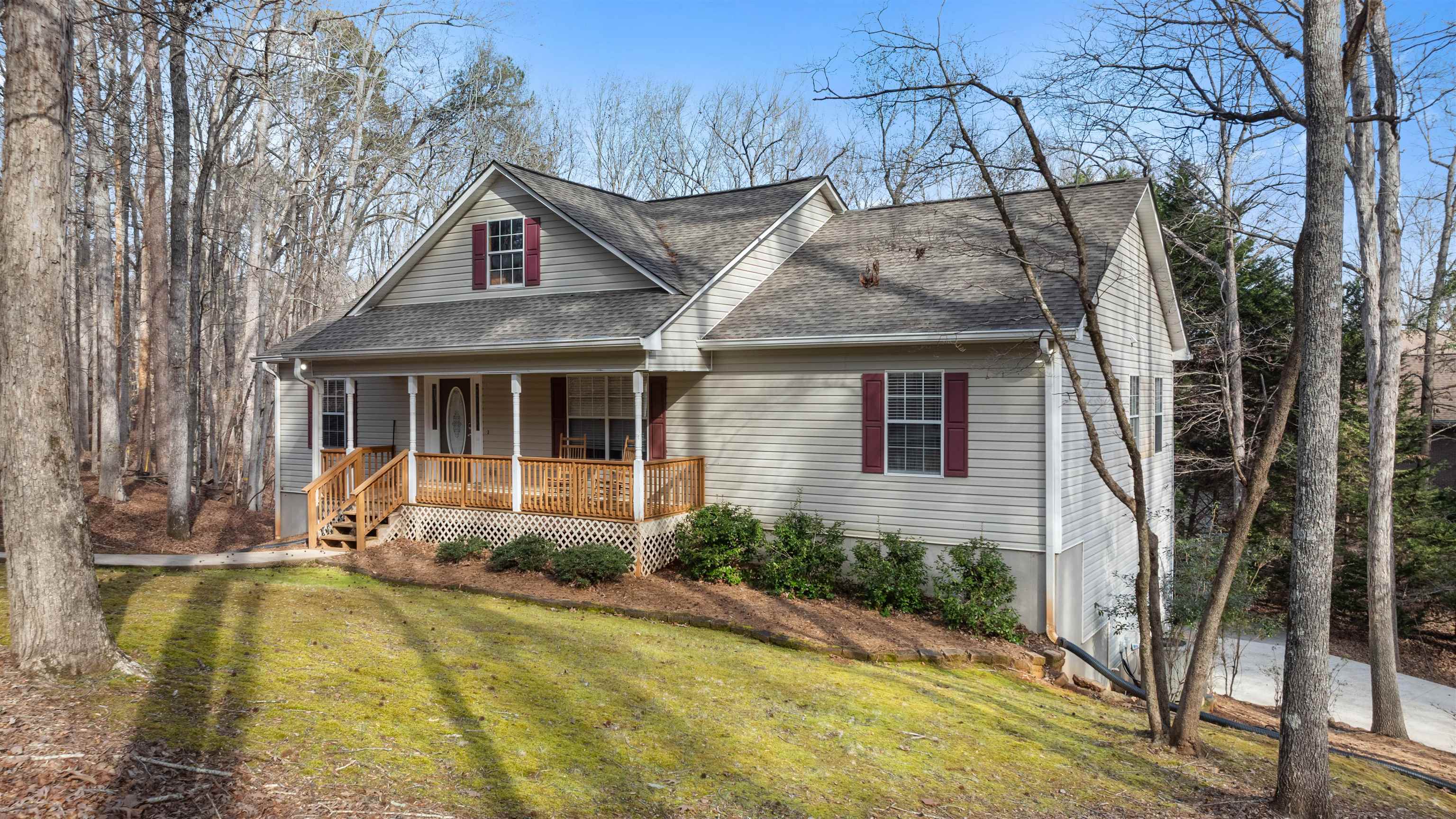 403 Long Shoals Drive Property Photo 6