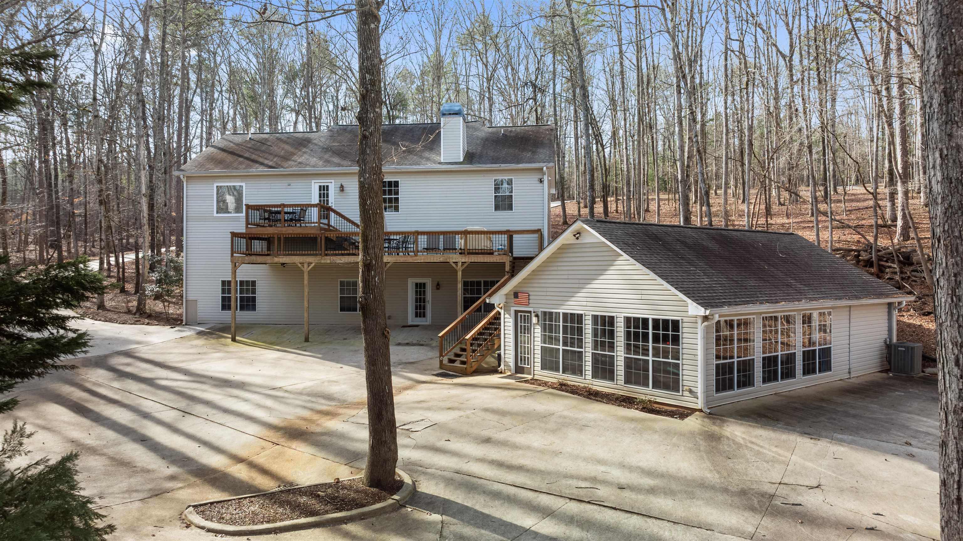 403 Long Shoals Drive Property Photo 7
