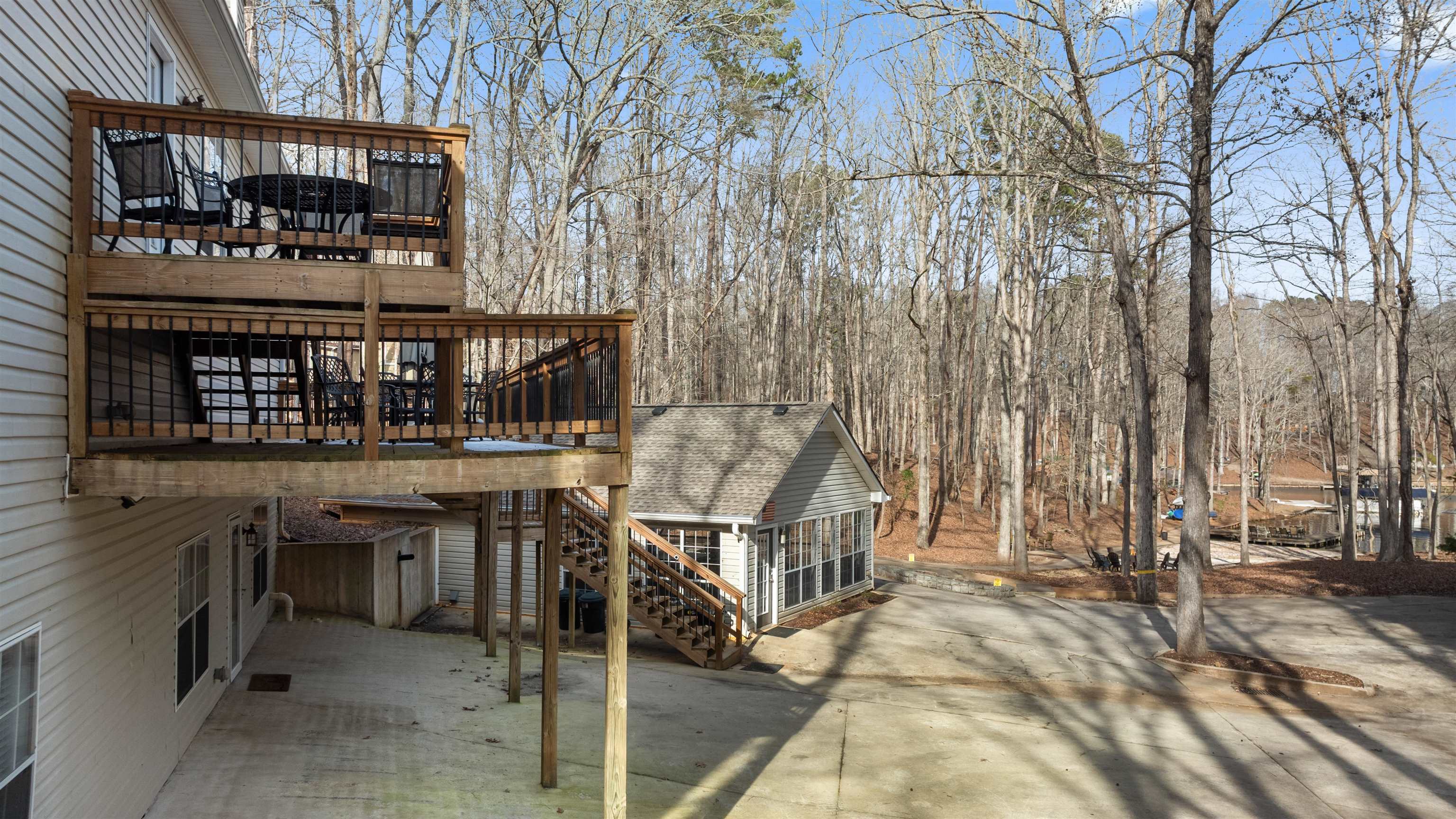 403 Long Shoals Drive Property Photo 11
