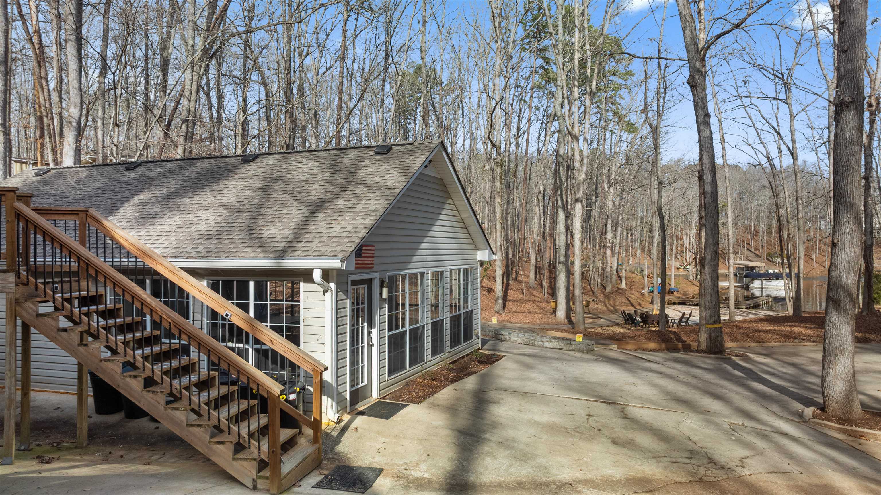 403 Long Shoals Drive Property Photo 12