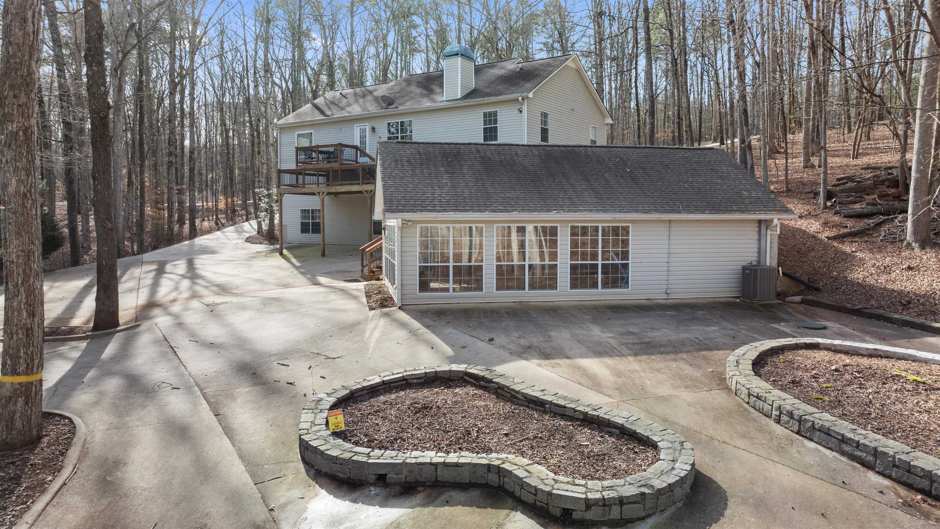 403 Long Shoals Drive Property Photo 16