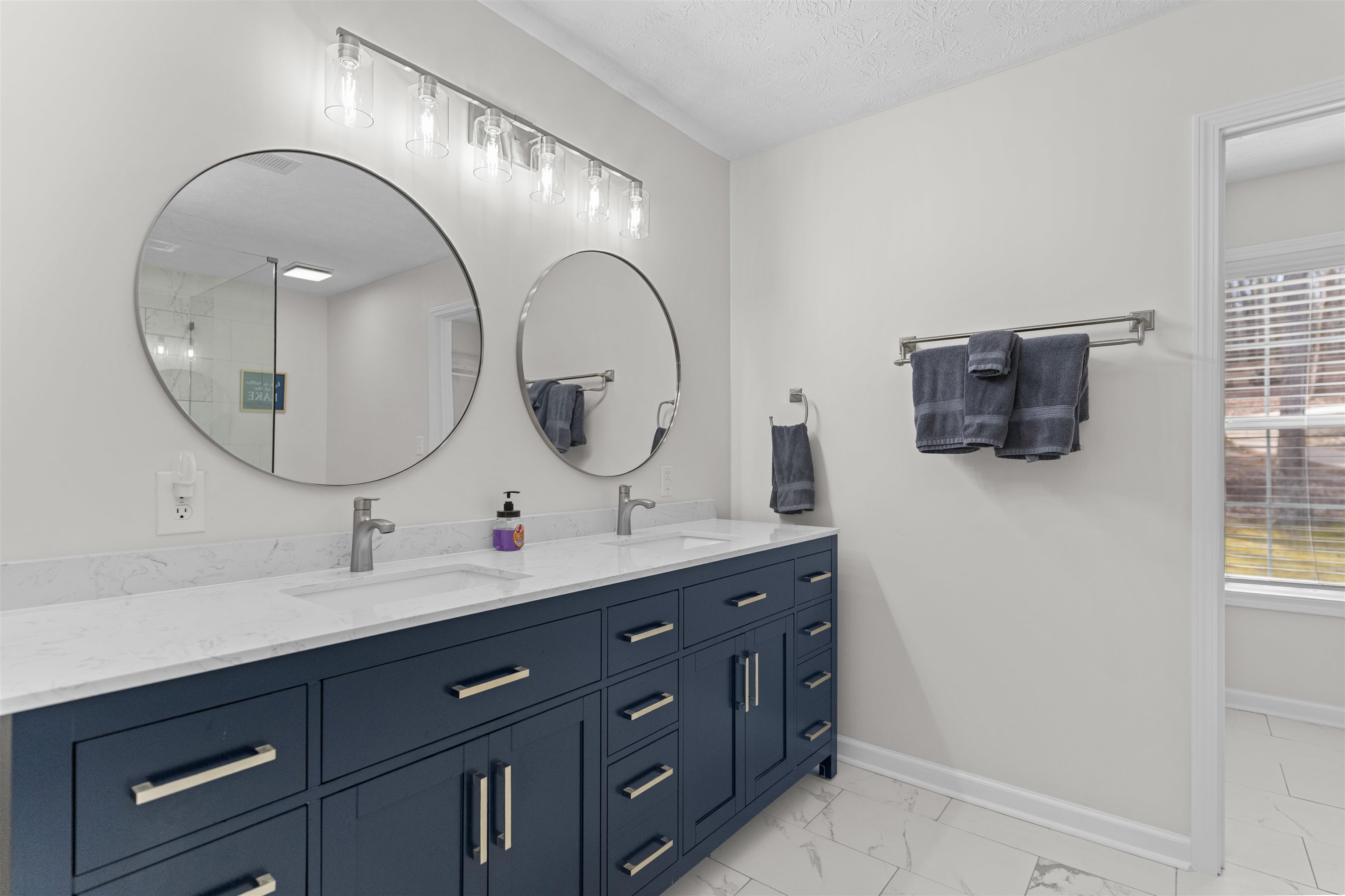 403 Long Shoals Drive Property Photo 34