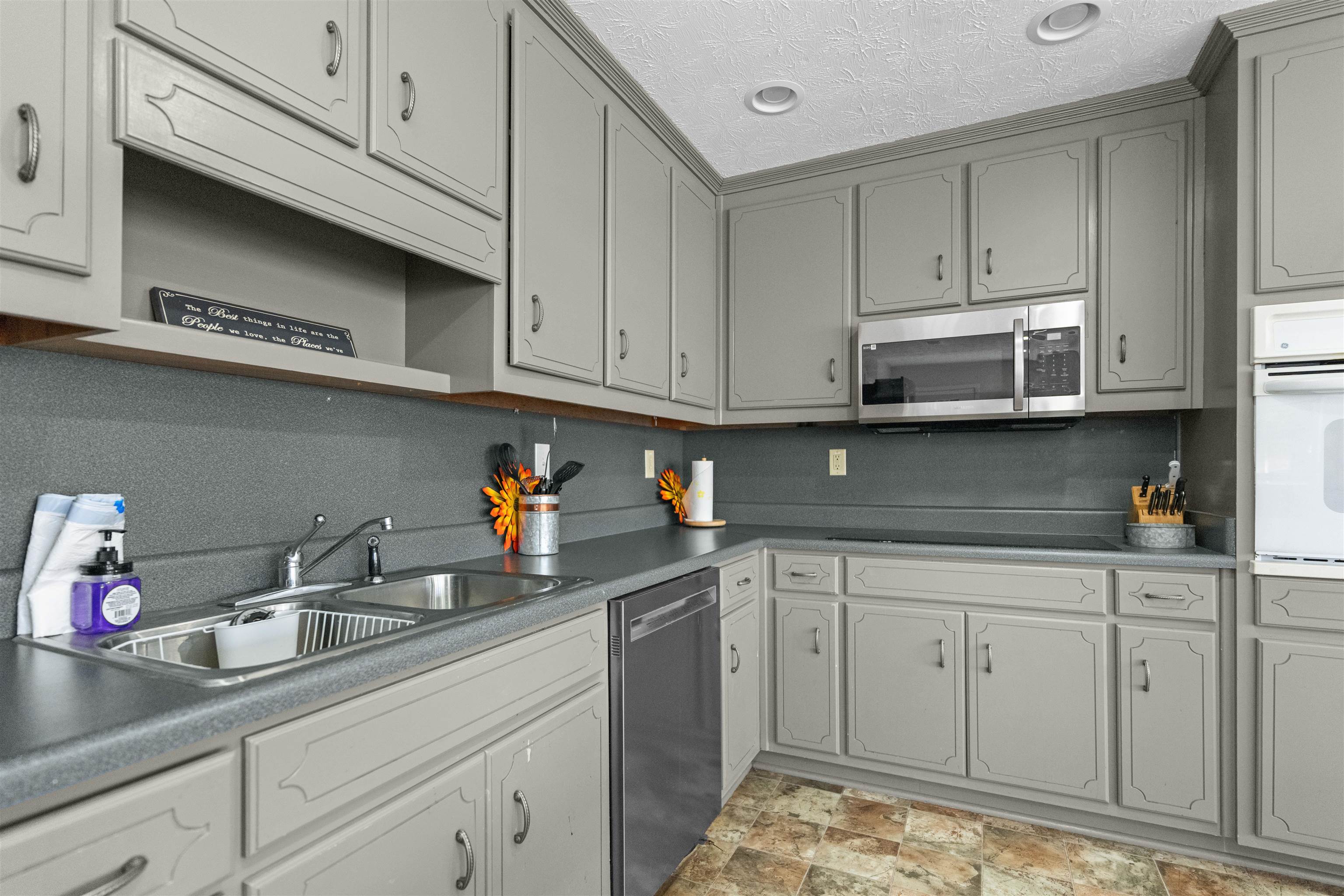 403 Long Shoals Drive Property Photo 60