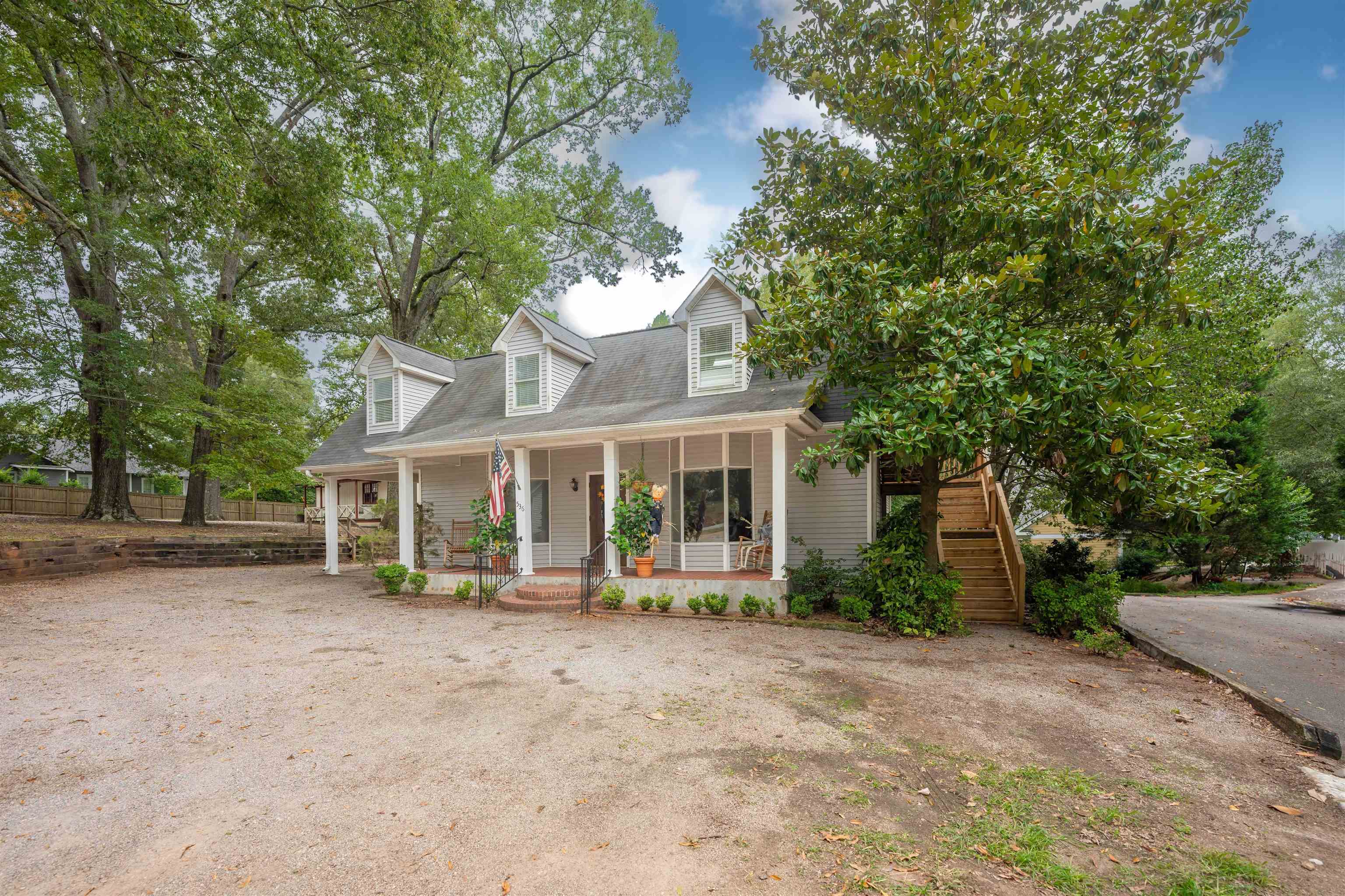 536 East Avenue Property Photo 1