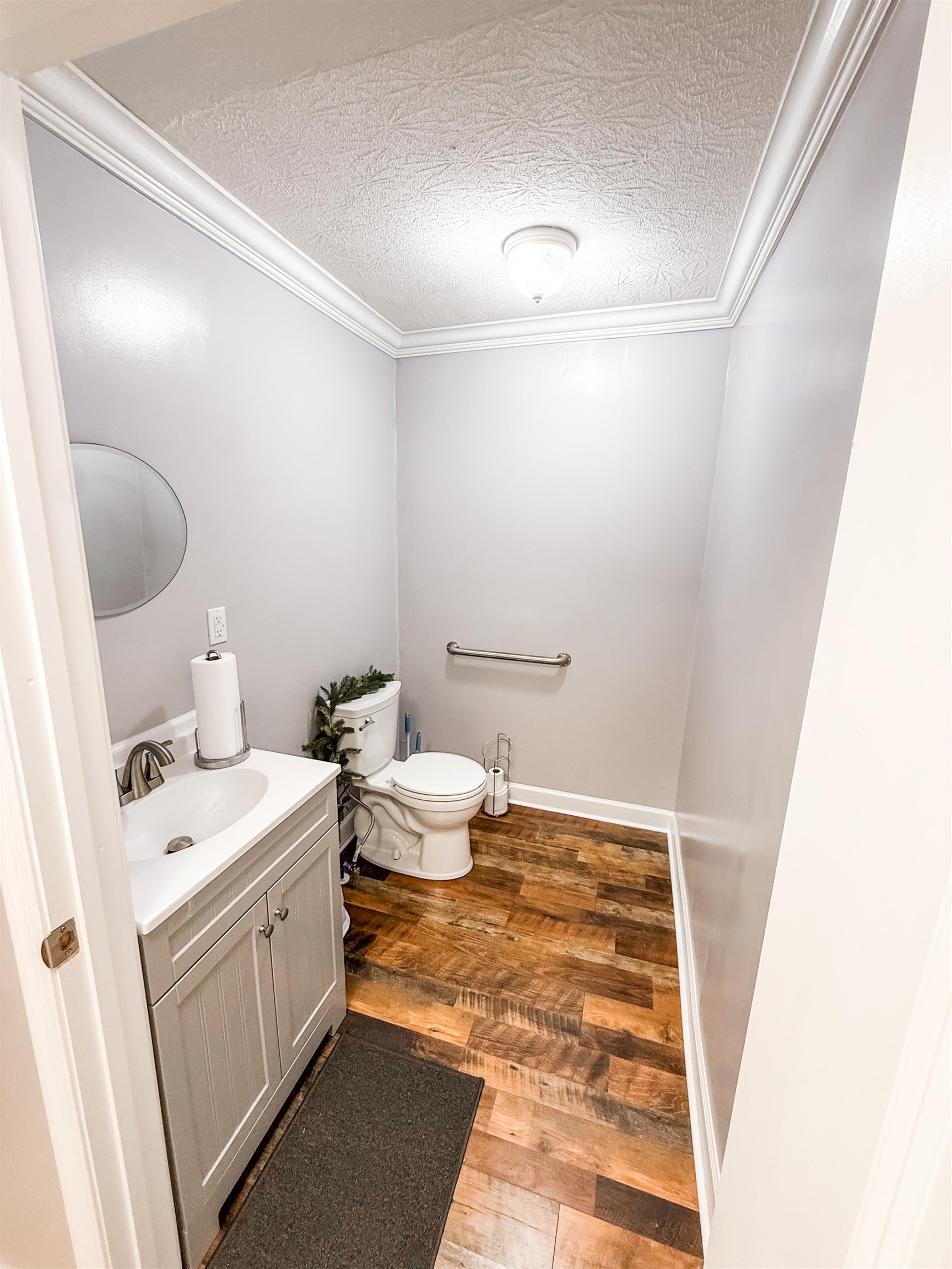 536 East Avenue Property Photo 6