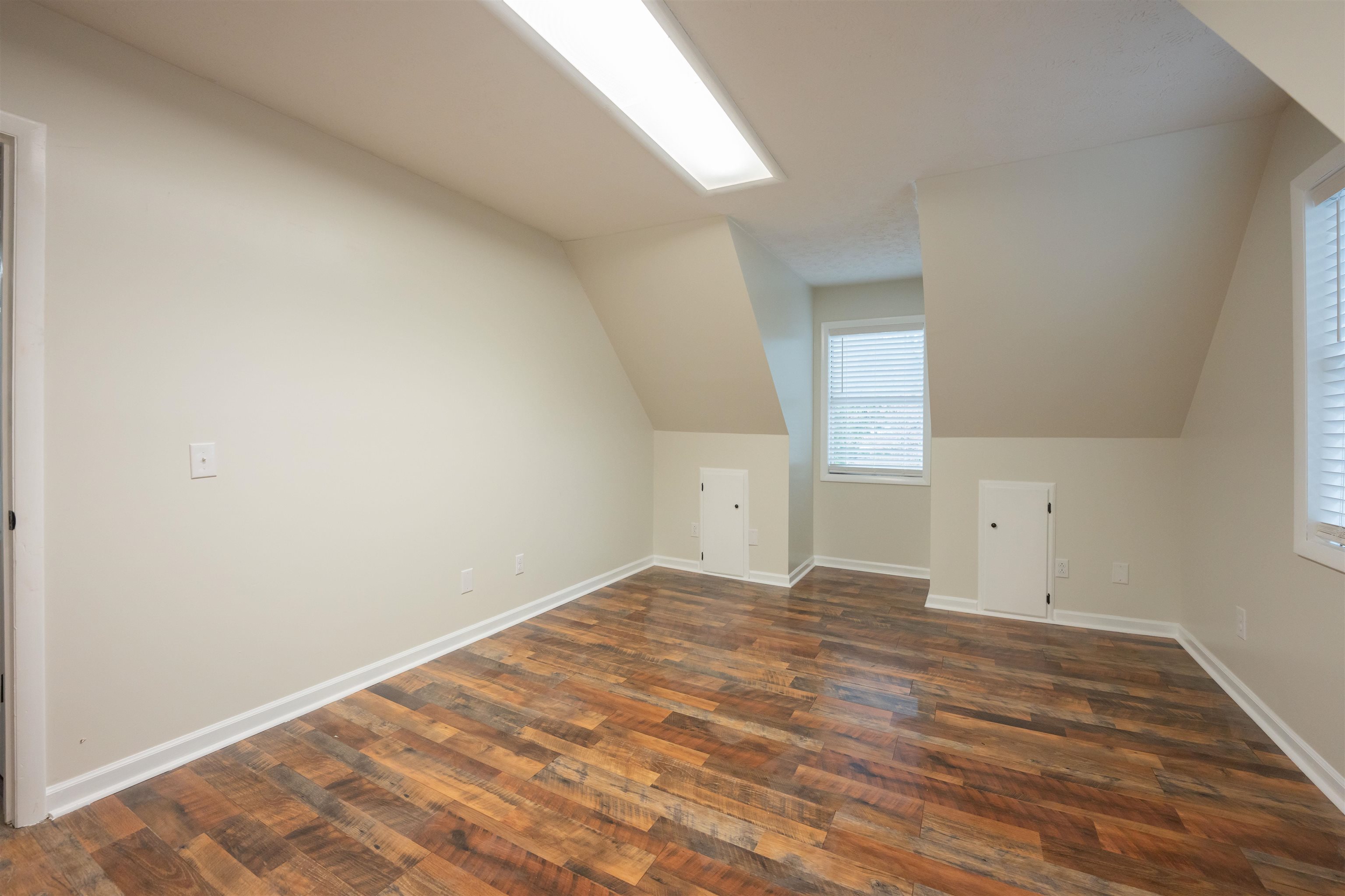 536 East Avenue Property Photo 7