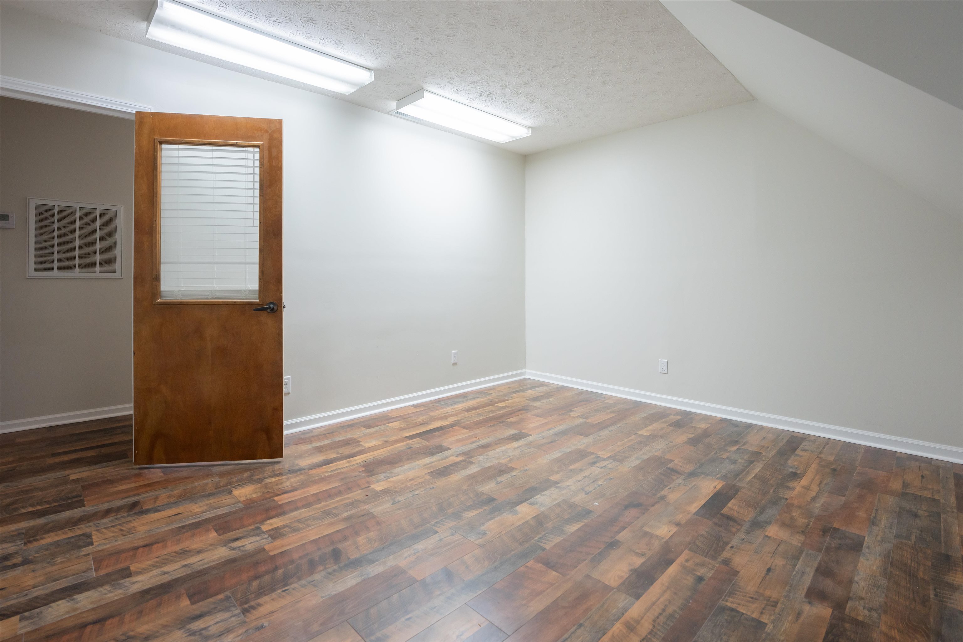 536 East Avenue Property Photo 13