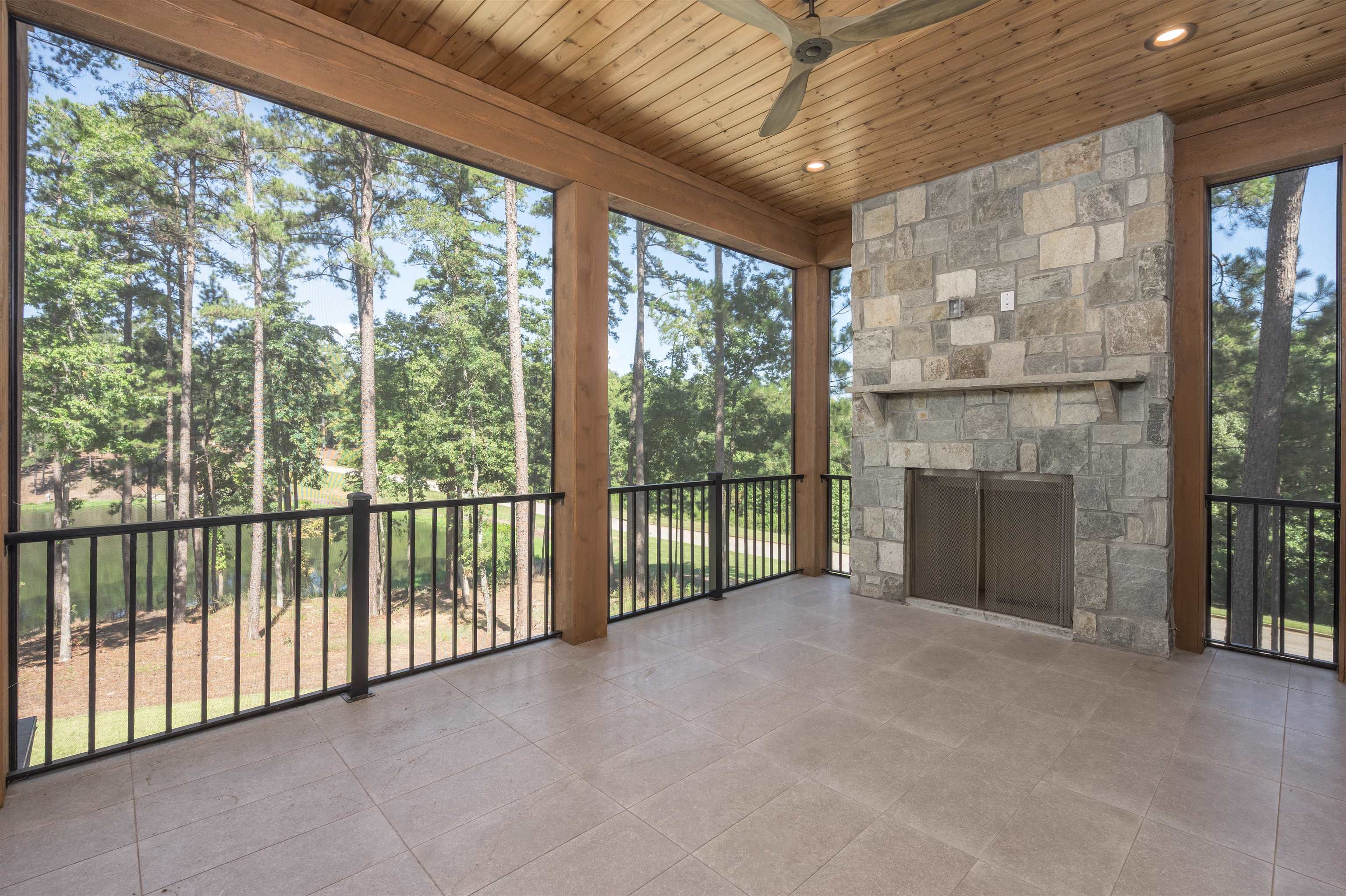 1049 Pond Crest Lane Property Photo 18