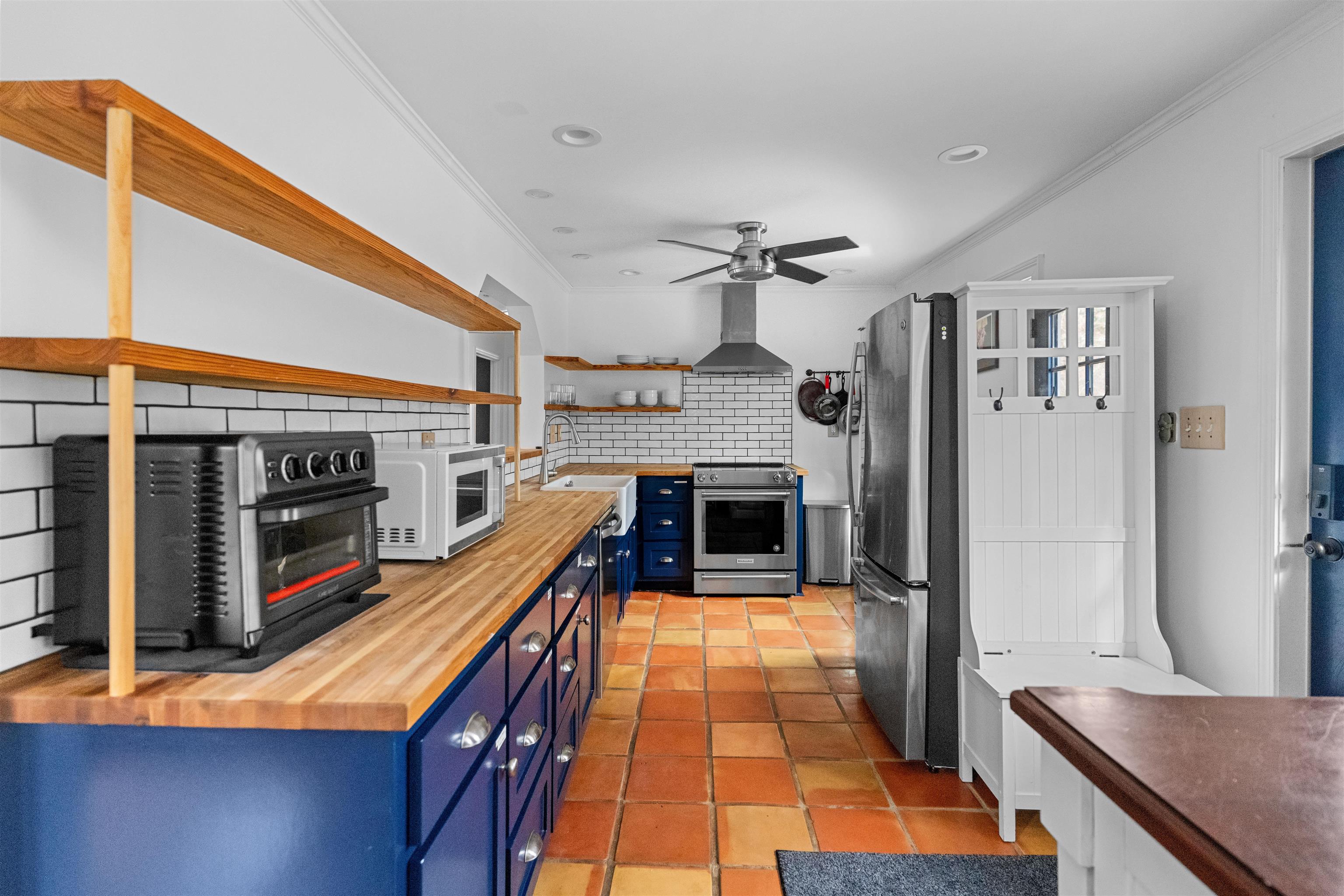 155 Admirality Way Property Photo 32