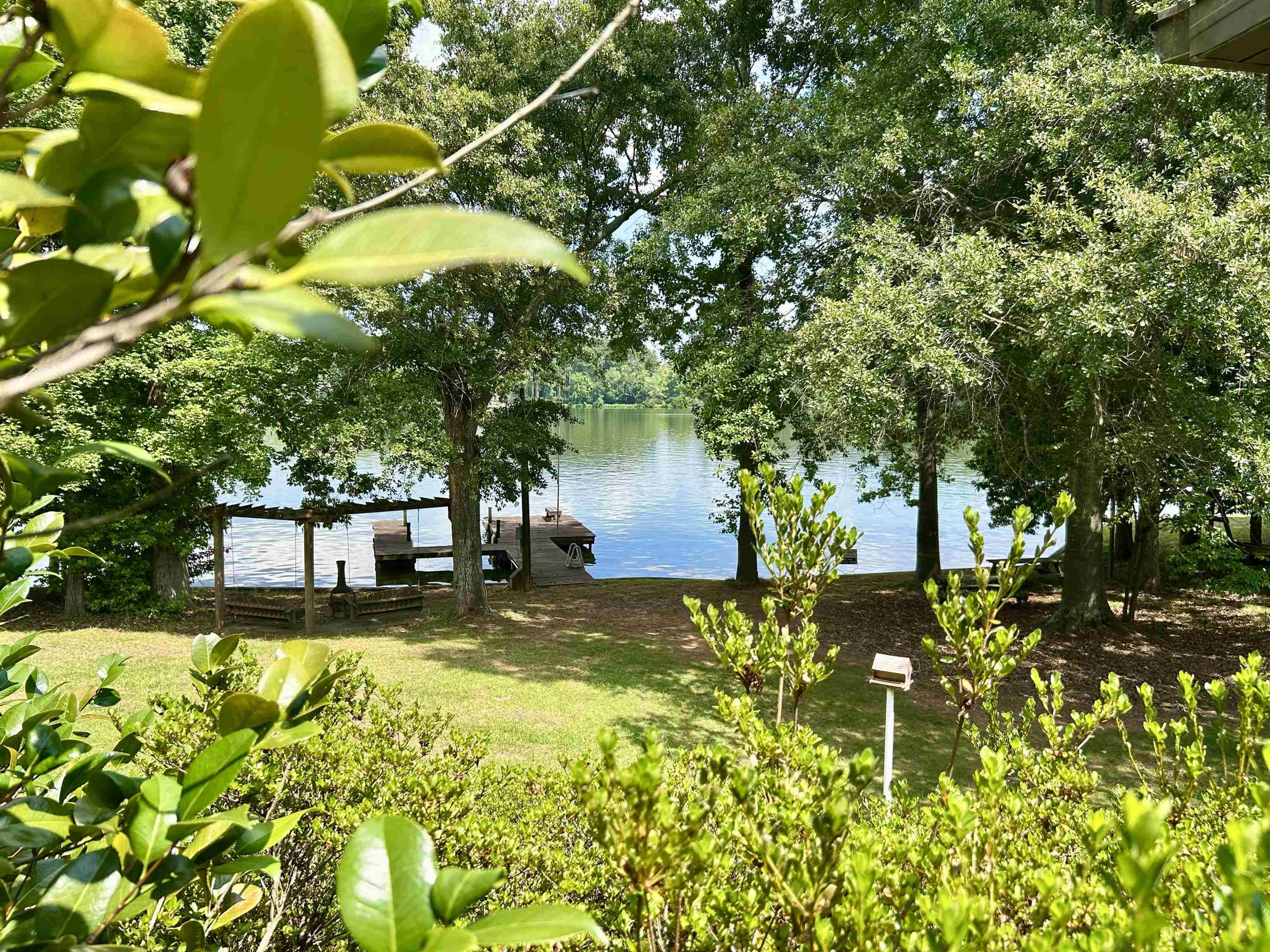 1070 Carpenter Lane Property Photo 3