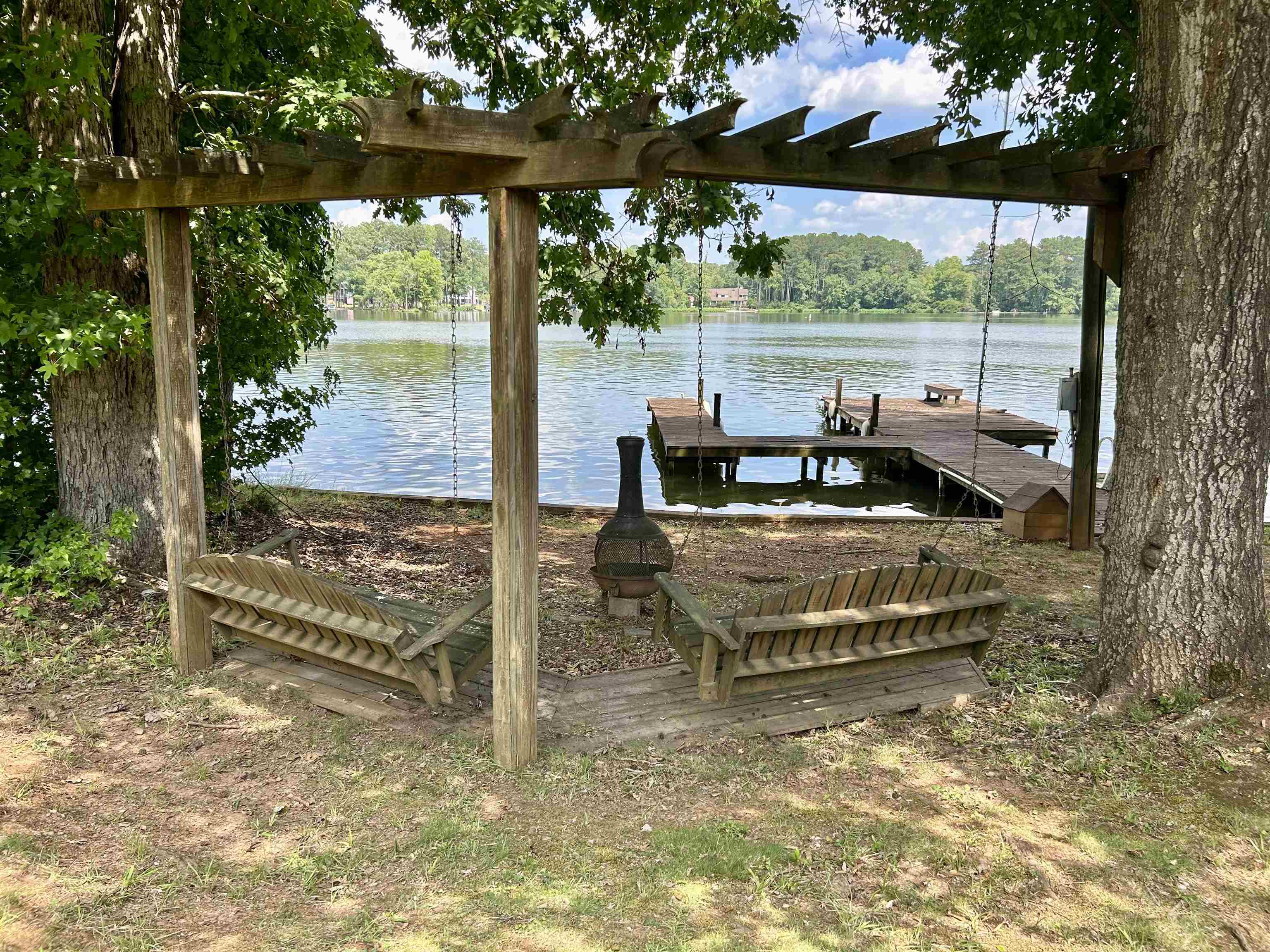 1070 Carpenter Lane Property Photo 4