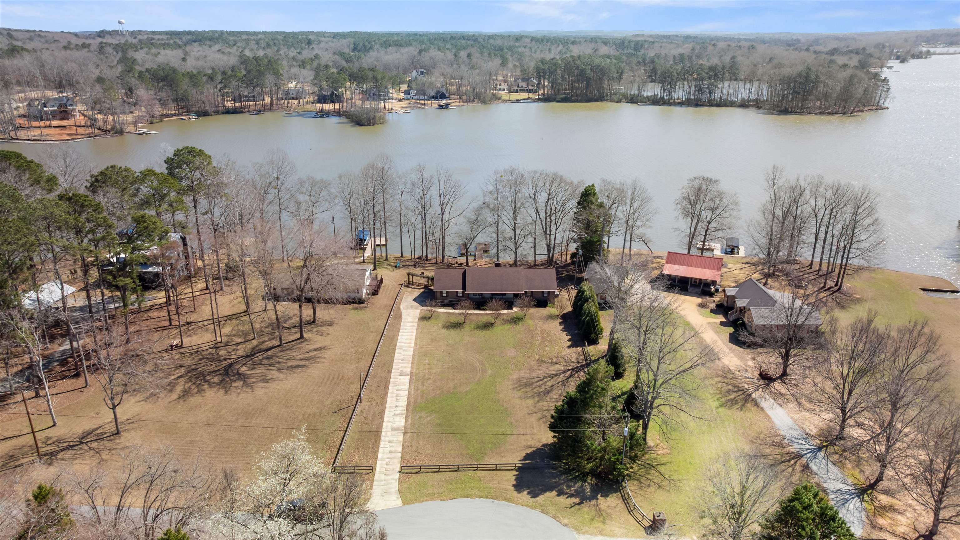 1070 Carpenter Lane Property Photo 7