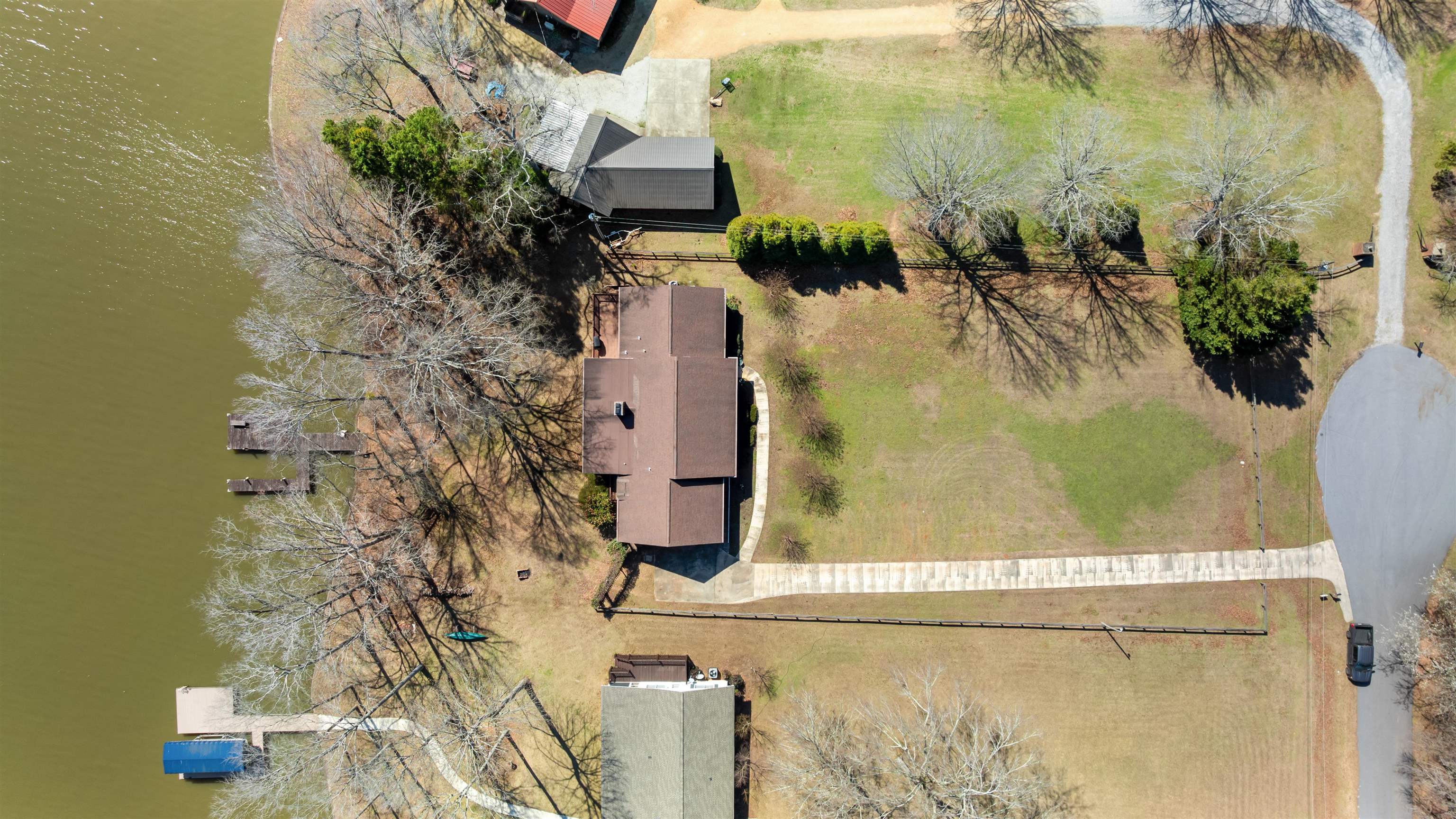 1070 Carpenter Lane Property Photo 9