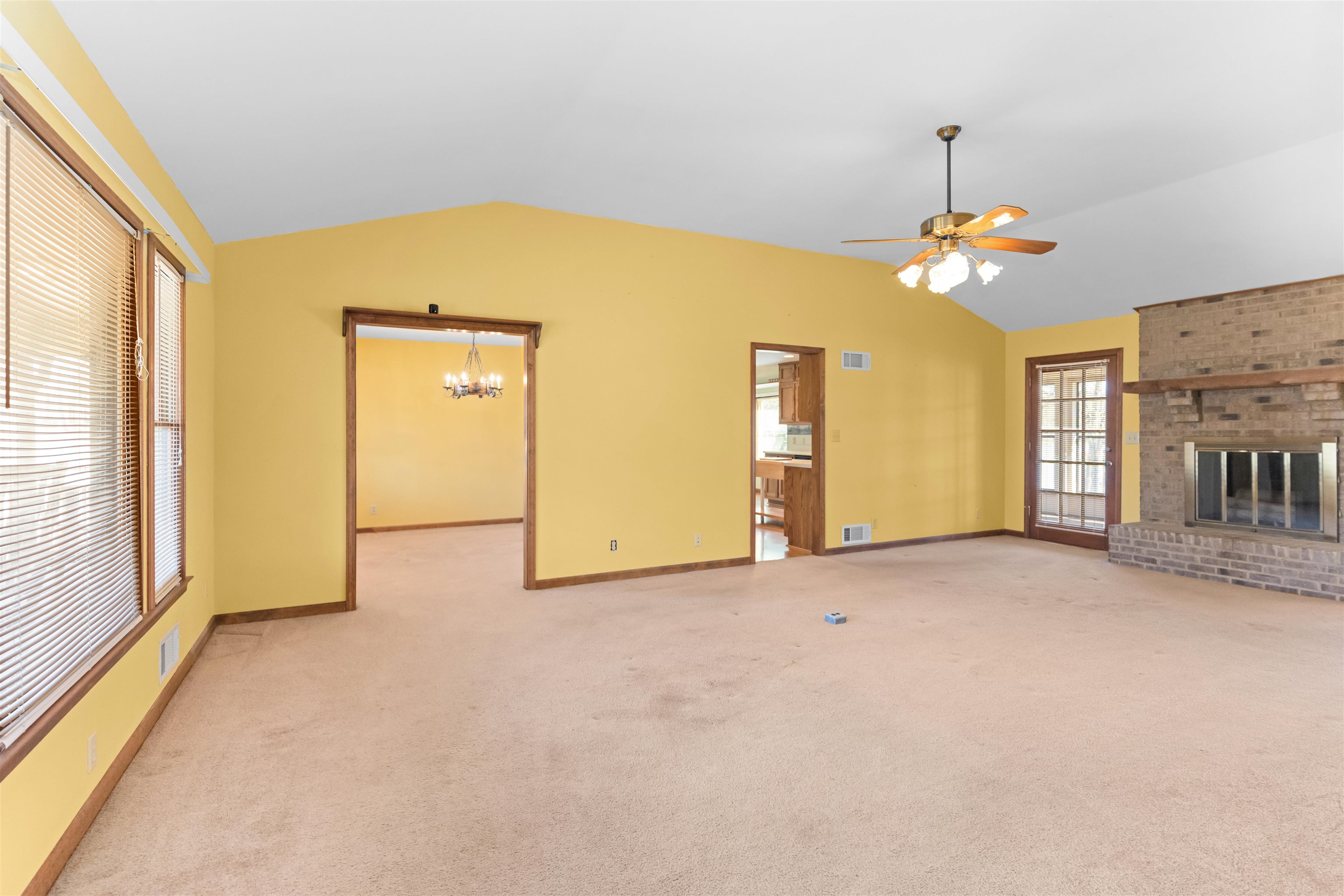 1070 Carpenter Lane Property Photo 11