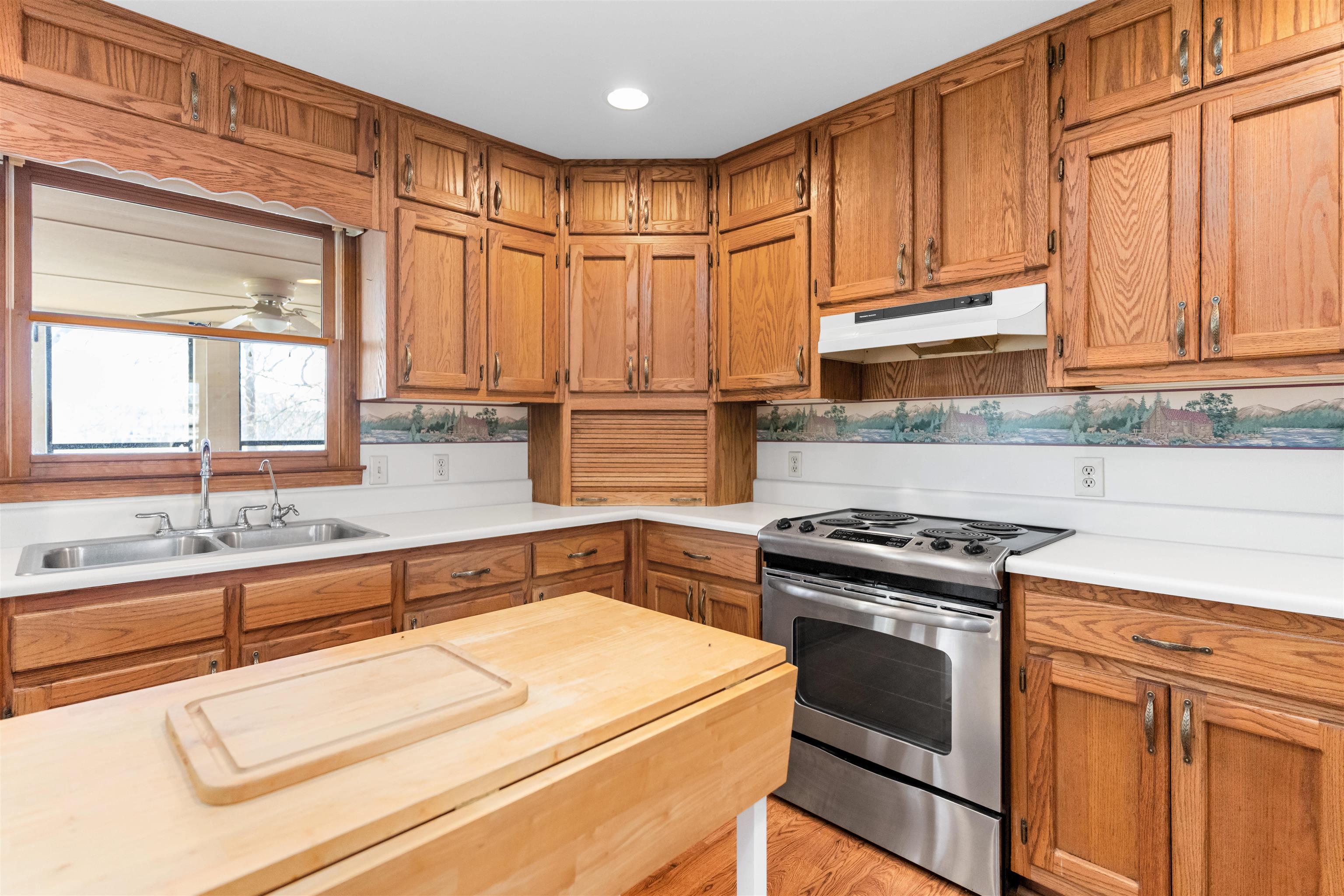 1070 Carpenter Lane Property Photo 15