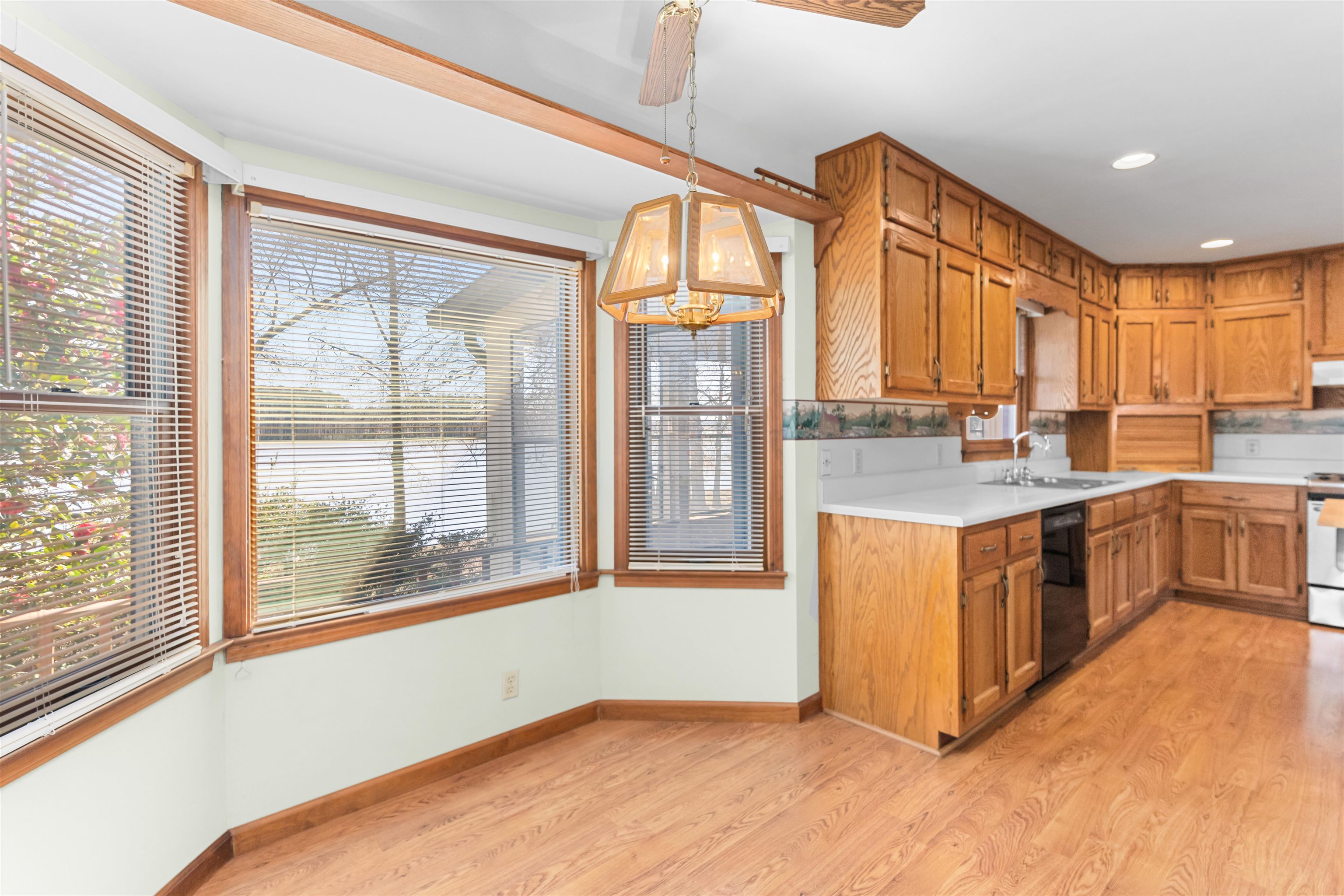 1070 Carpenter Lane Property Photo 16