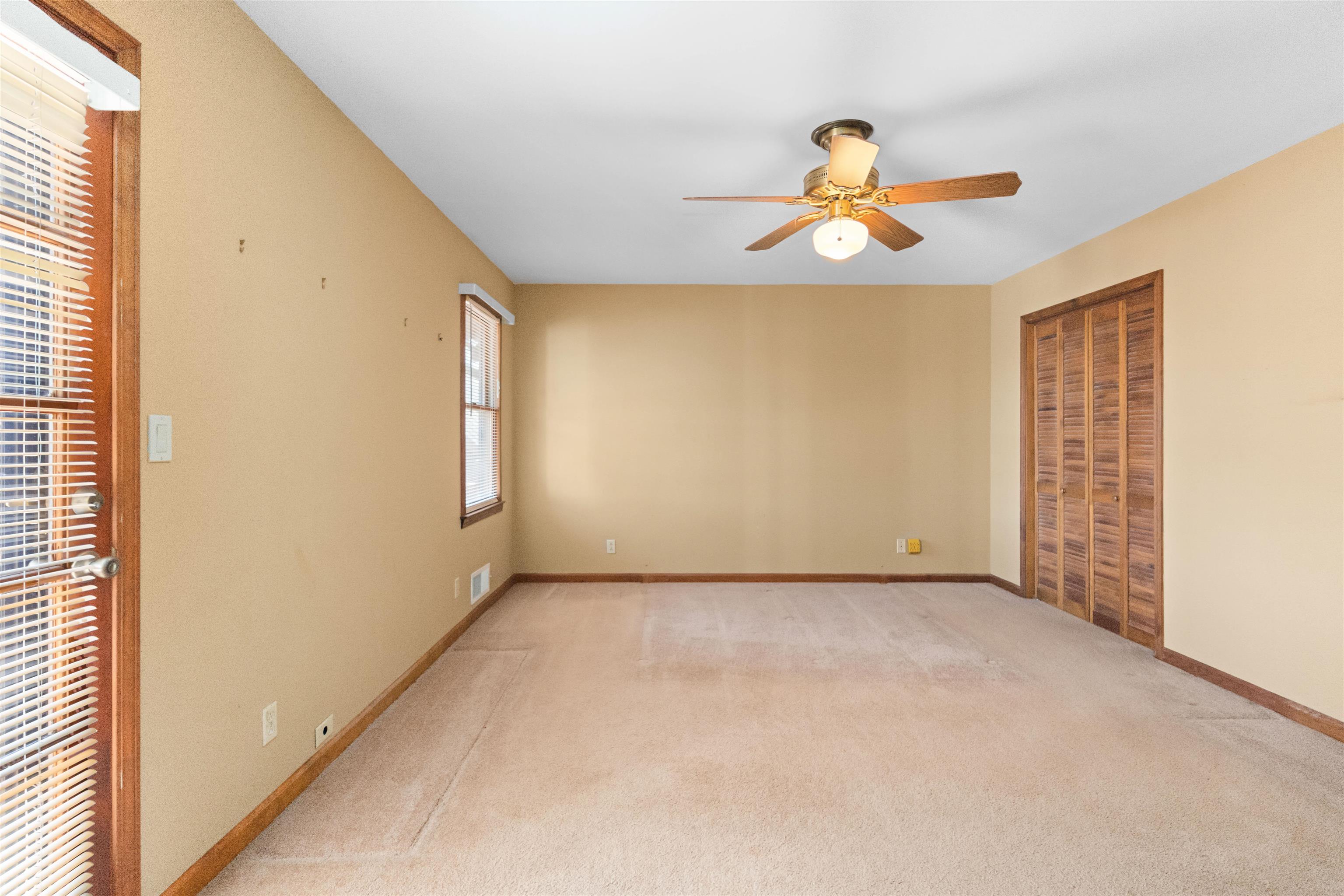 1070 Carpenter Lane Property Photo 20
