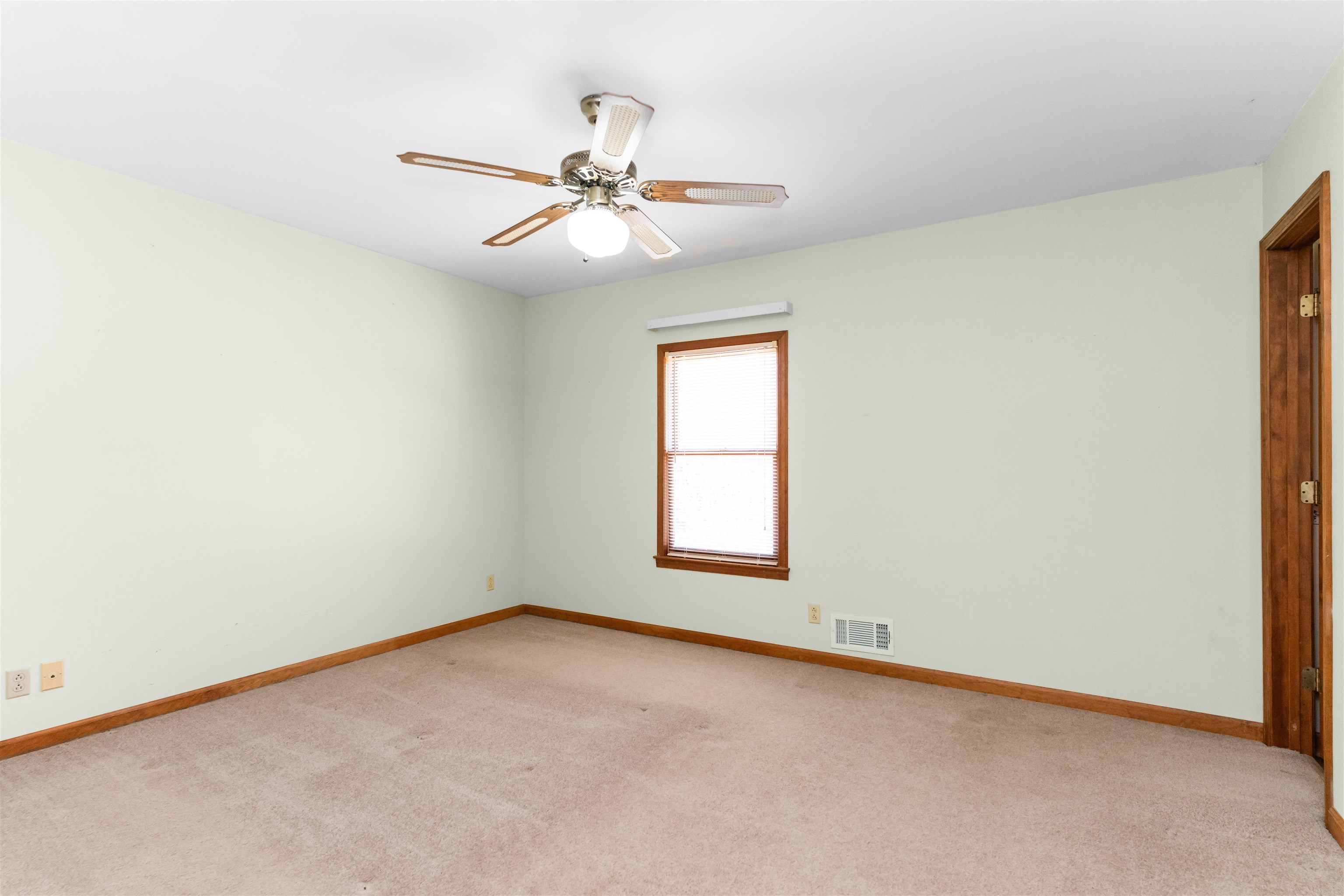 1070 Carpenter Lane Property Photo 22