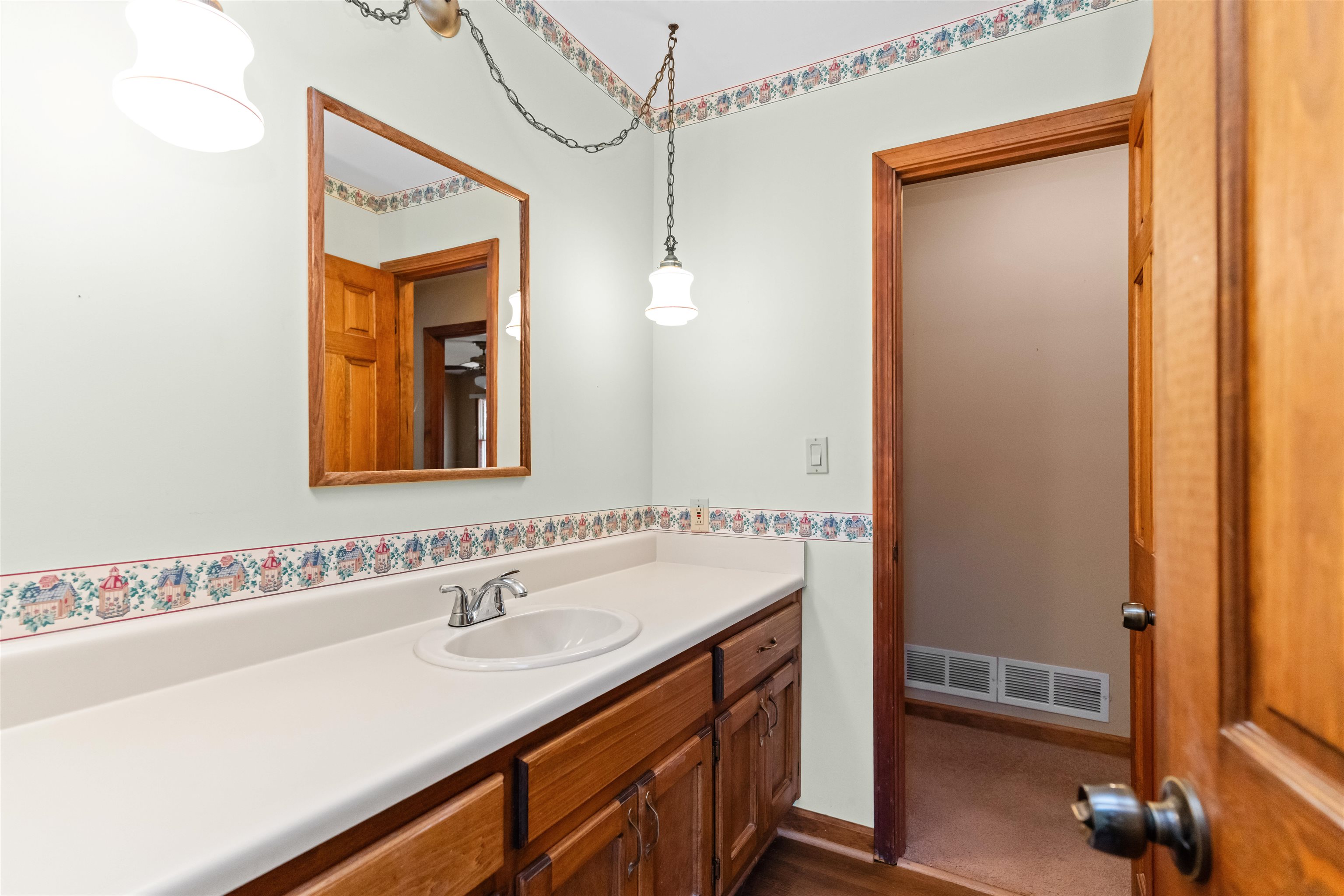 1070 Carpenter Lane Property Photo 24